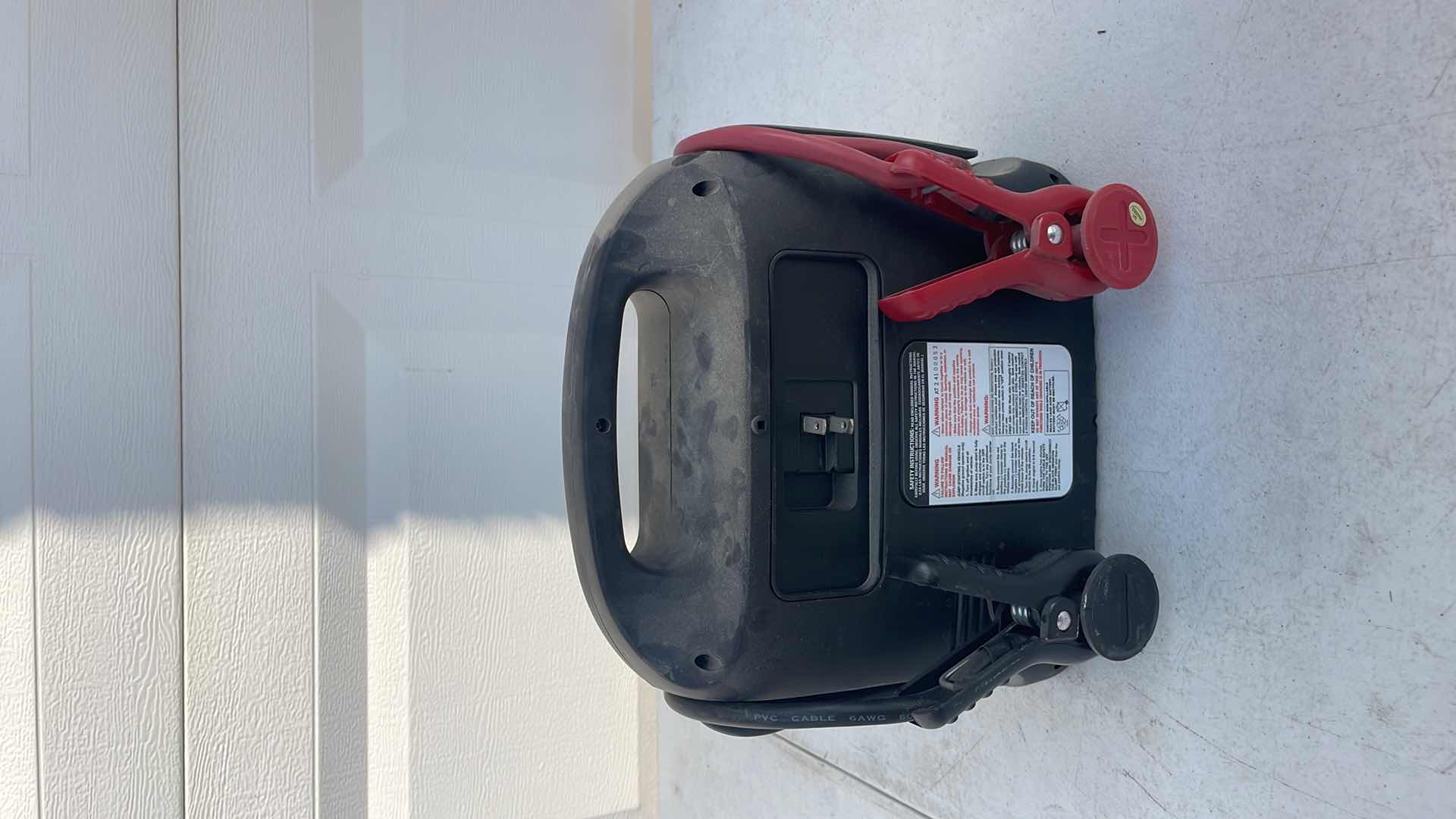 Photo 1 of DURALAST JUMP STARTER 900 PEAK AMPS