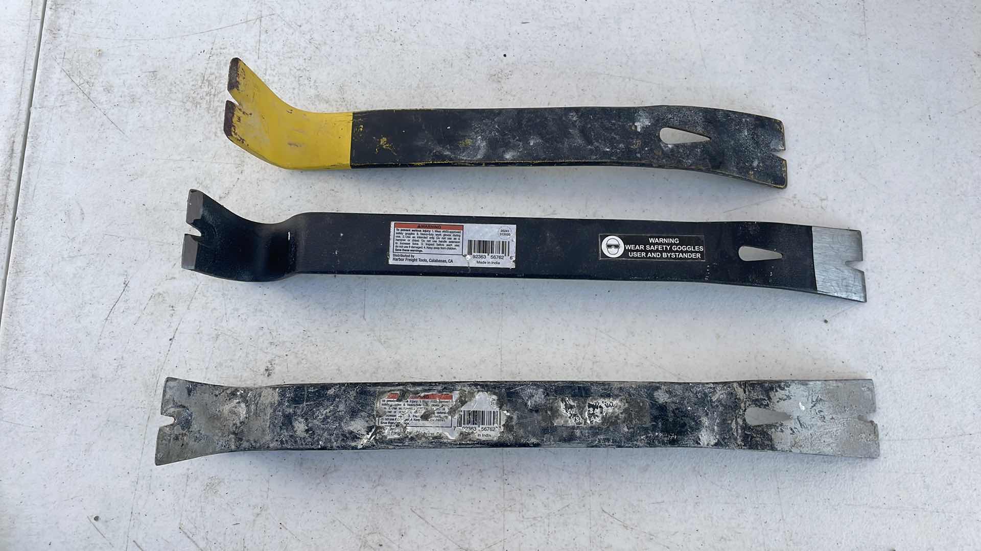 Photo 1 of FLAT PRY BARS (3)