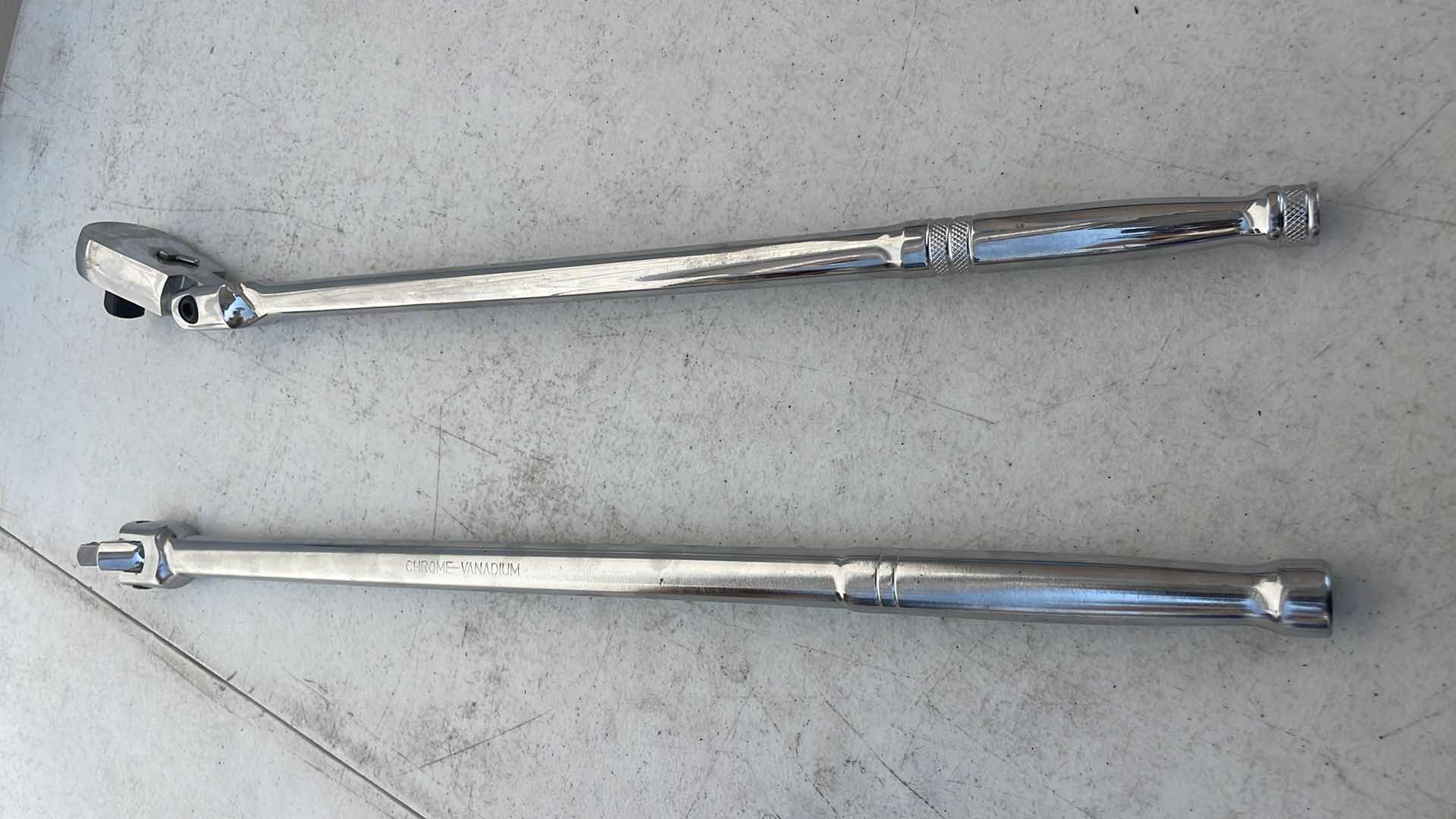 Photo 1 of DURALAST 1/2” FLEX HEAD LONG HANDLE RATCHET 3/8” BREAKER BAR