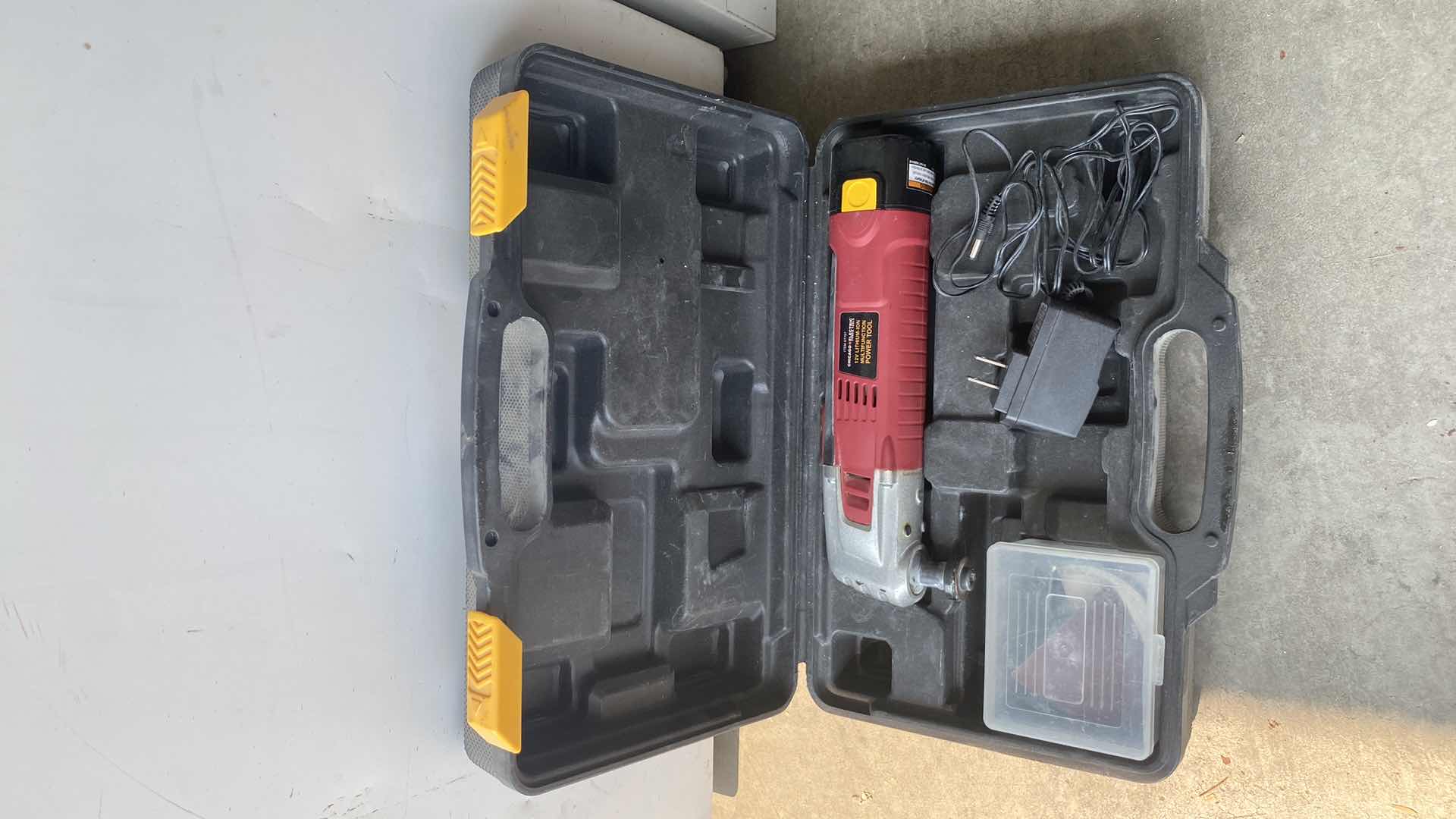 Photo 1 of CHICAGO ELECTRIC POWER TOOLS 67707
12V LITHIUM-ION MULTIFUNCTION POWER TOOL