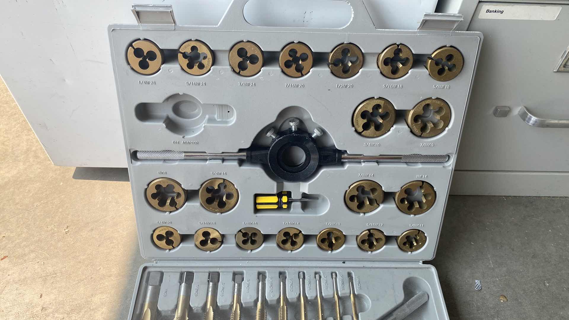 Photo 1 of 45 PC TAP & DIE SET METRIC MM TITANIUM TUNGSTEN STEEL JUMBO THREAD RENEW TOOL
MISSING DIE ADAPTOR