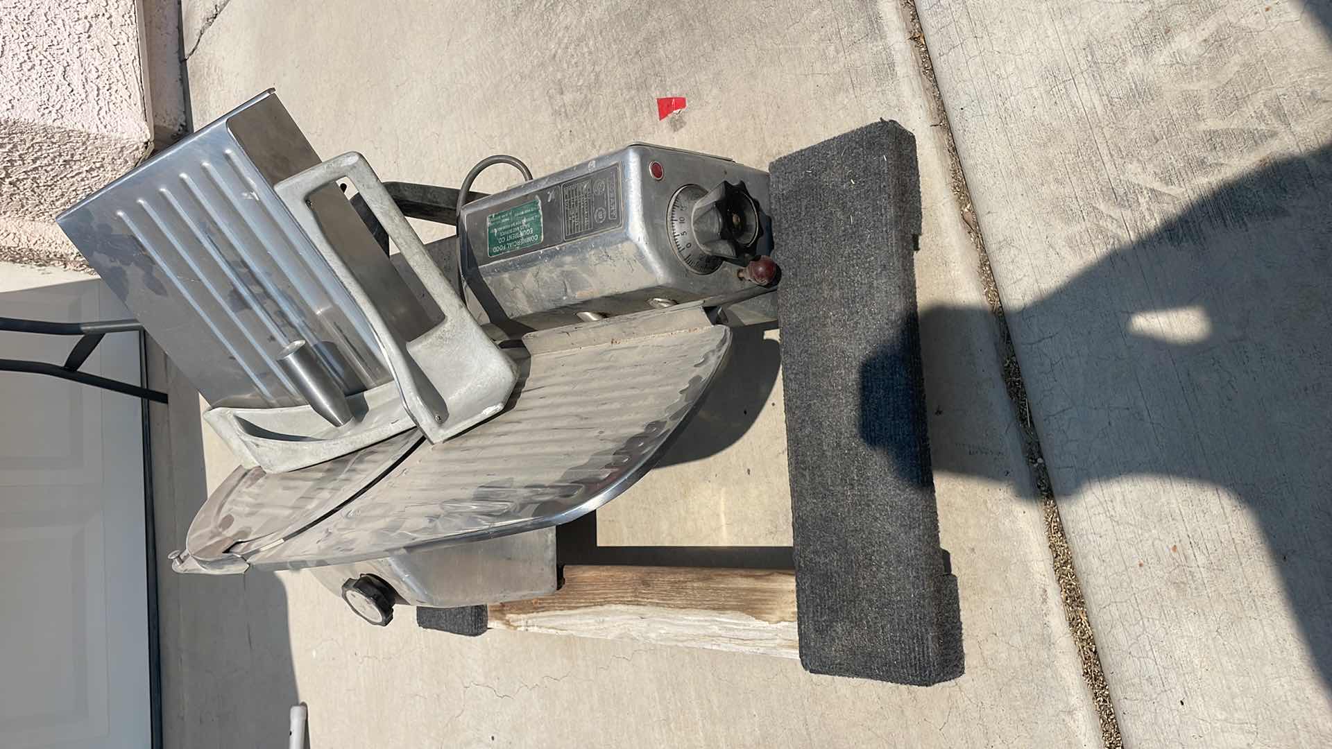 Photo 1 of HOBART MODEL 512 COMMERCIAL FOOD SLICER