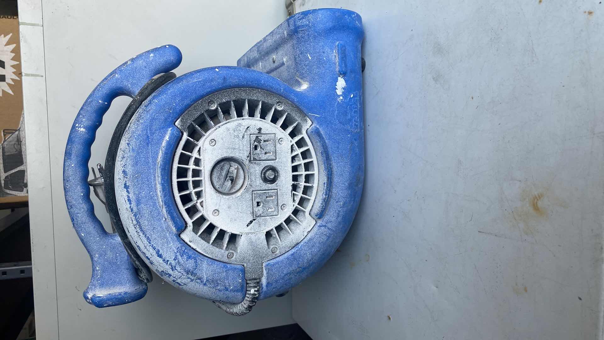 Photo 1 of B-AIR VP-20 1/5 HP AIR MOVER FOR WATER DAMAGE RESTORATION CARPET DRYER FLOOR BLOWER FAN HOME AND PLUMBING USE, BLUE