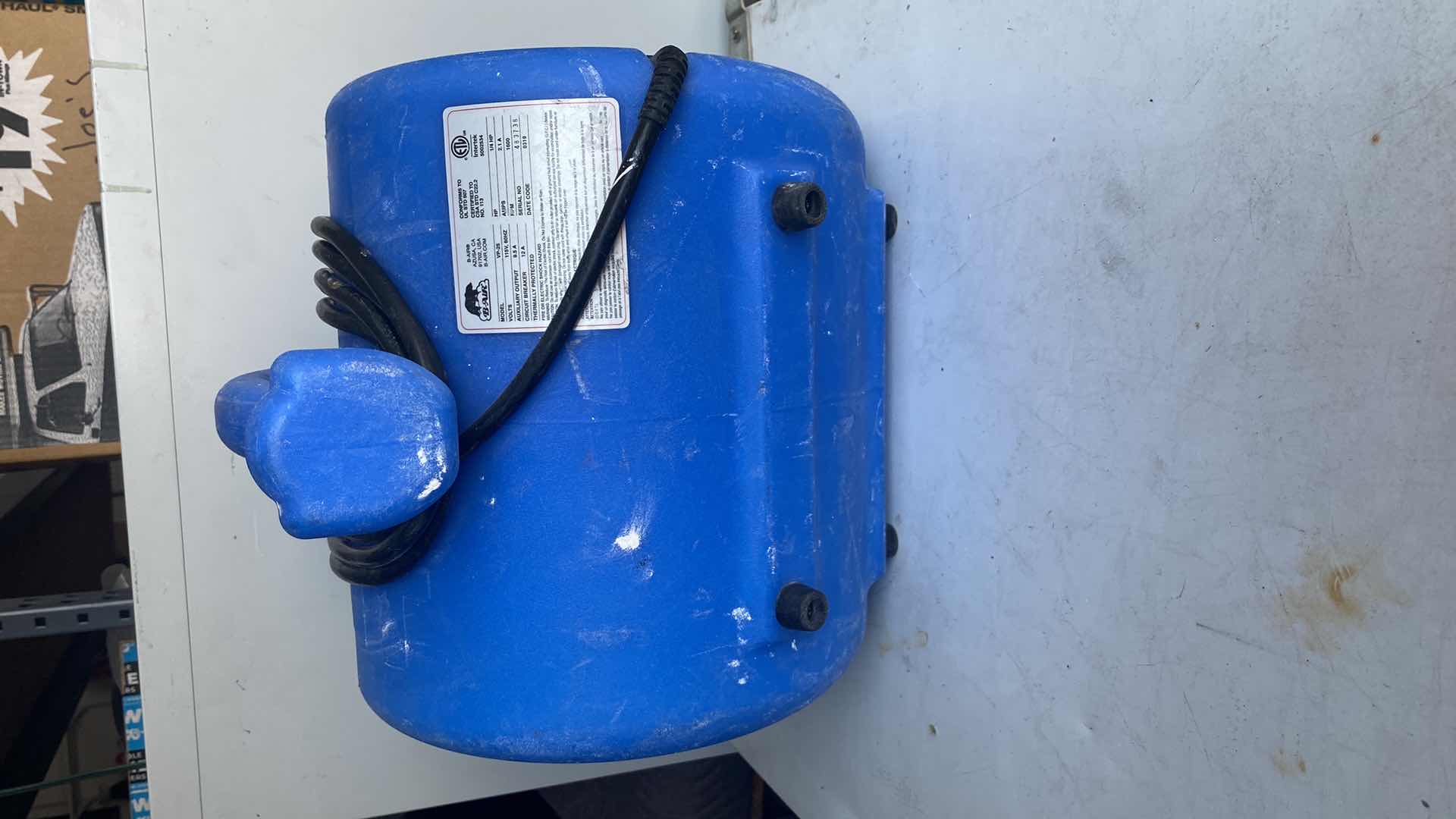 Photo 1 of B-AIR VP-25 1/4 HP AIR MOVER FOR WATER DAMAGE RESTORATION CARPET DRYER FLOOR BLOWER FAN HOME AND PLUMBING USE, BLUE