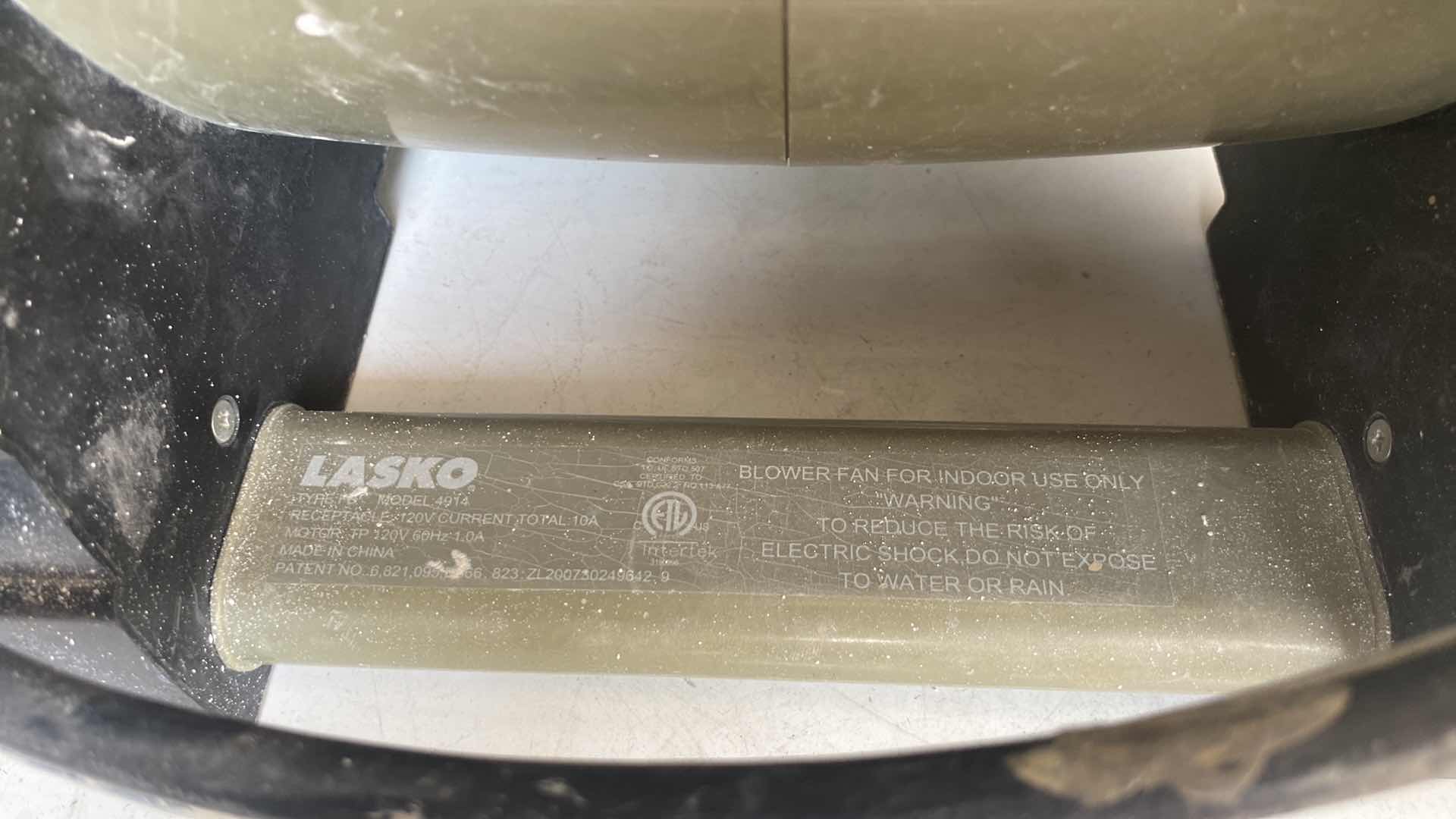 Photo 1 of LASKO 4914 BLOWER FAN FOR INDOOR USE ONLY