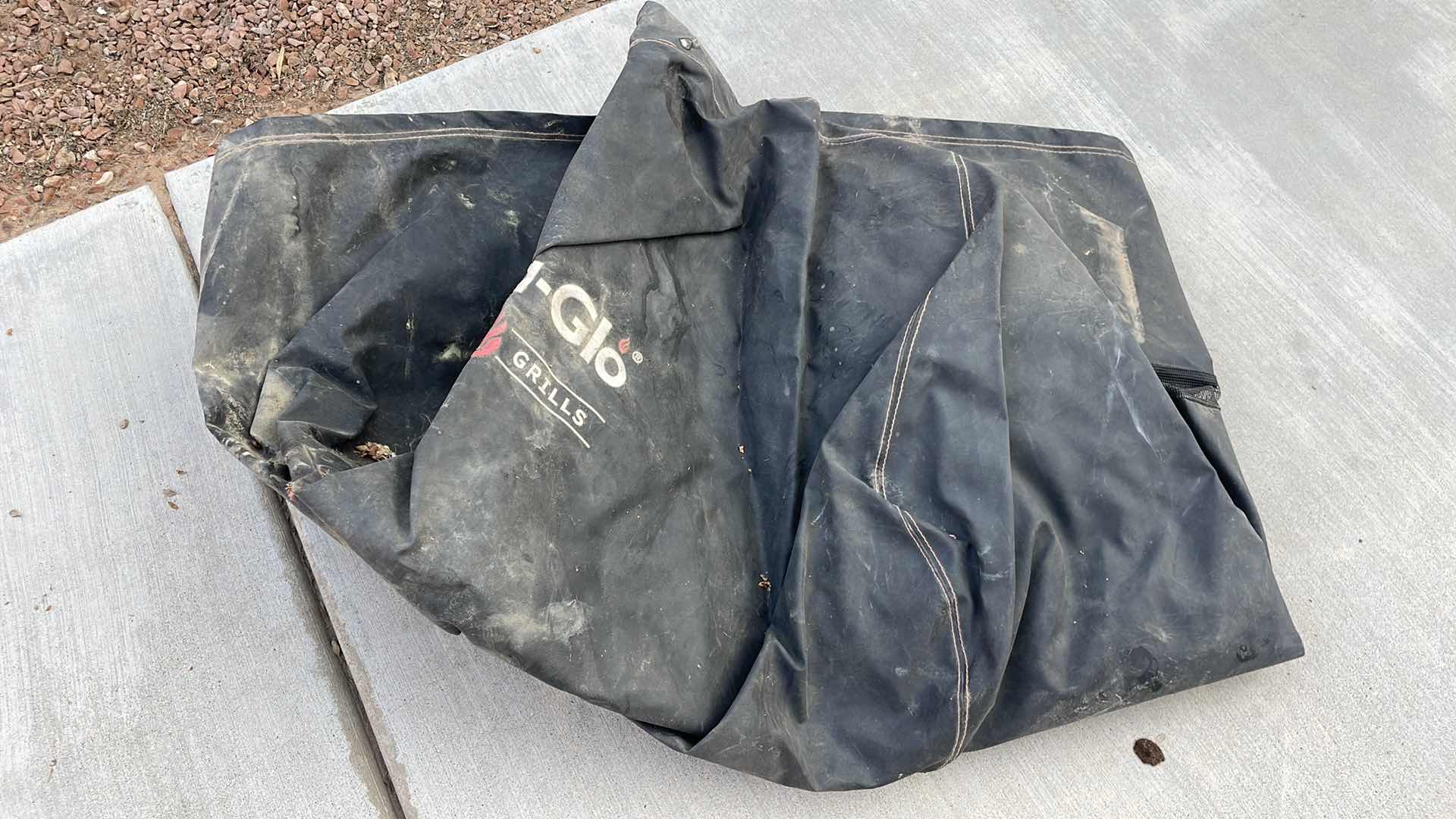 Photo 1 of DYNA GLO PROPANE BARBECUE BBQ 4 BURNER WITH SIDE BURNER AND COVER