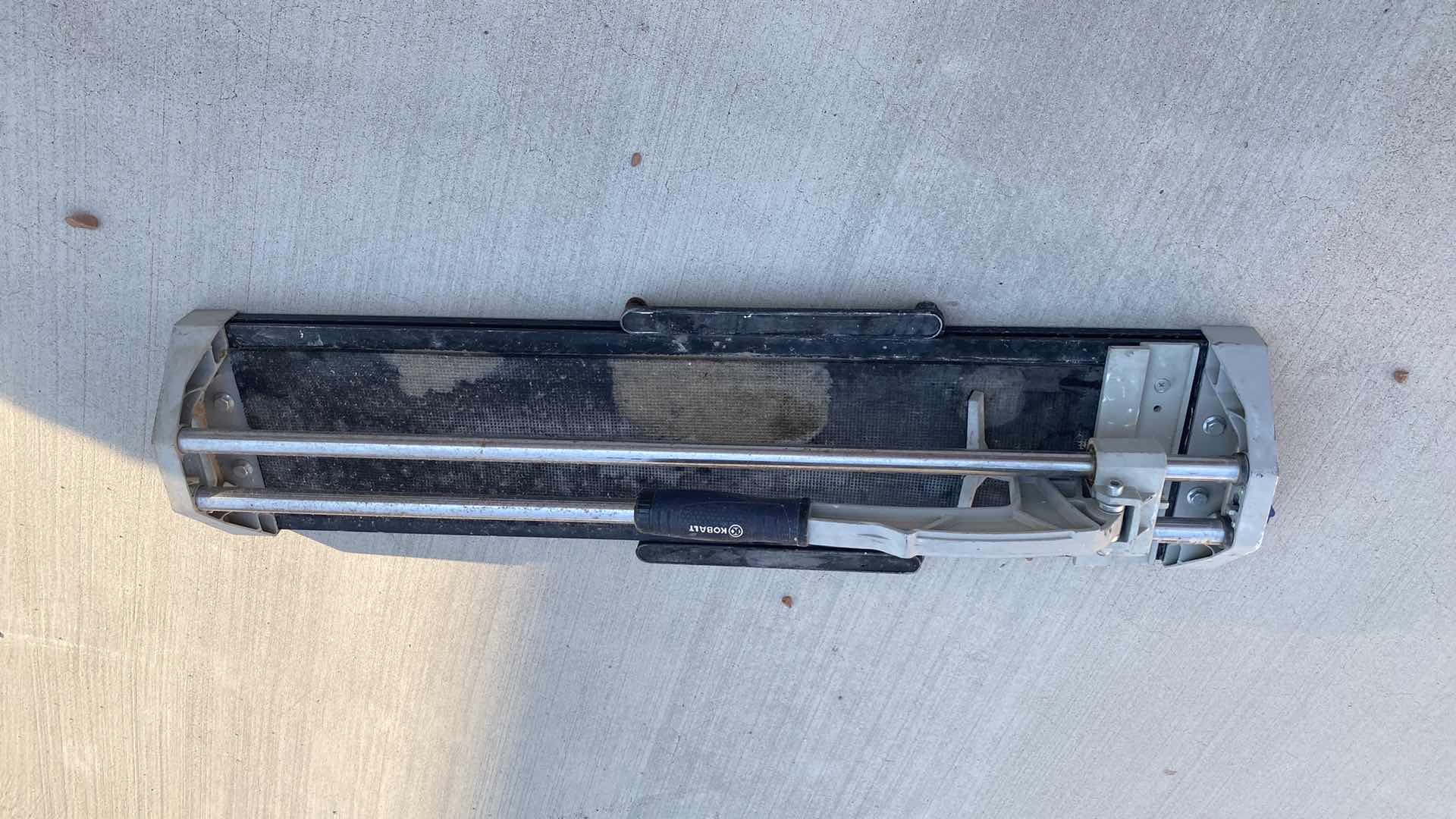 Photo 1 of KOBALT TILE CUTTER 27”