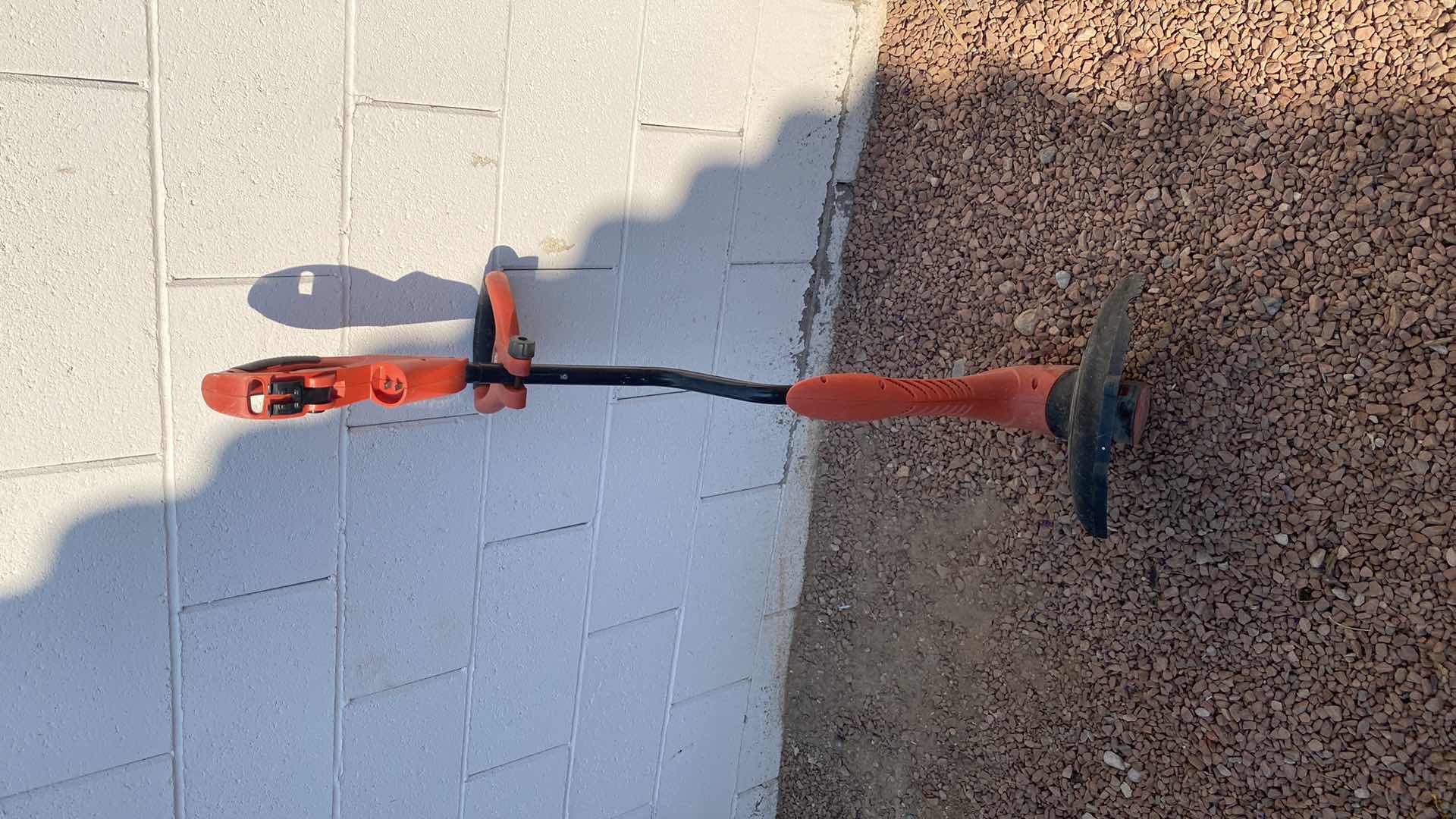 Photo 1 of BLACK AND DECKER GRASSHOG ELECTRIC WEED EATER