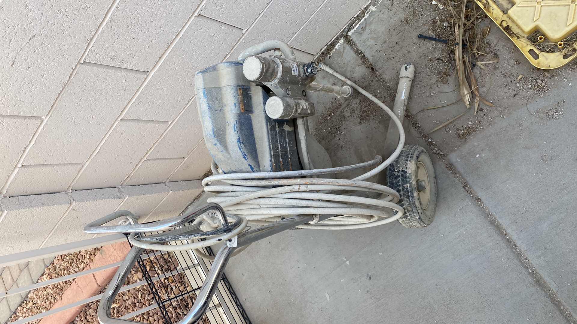 Photo 1 of 190 LTS PAINT SPRAYER
PARTS ONLY NEEDS NEW MOTOR