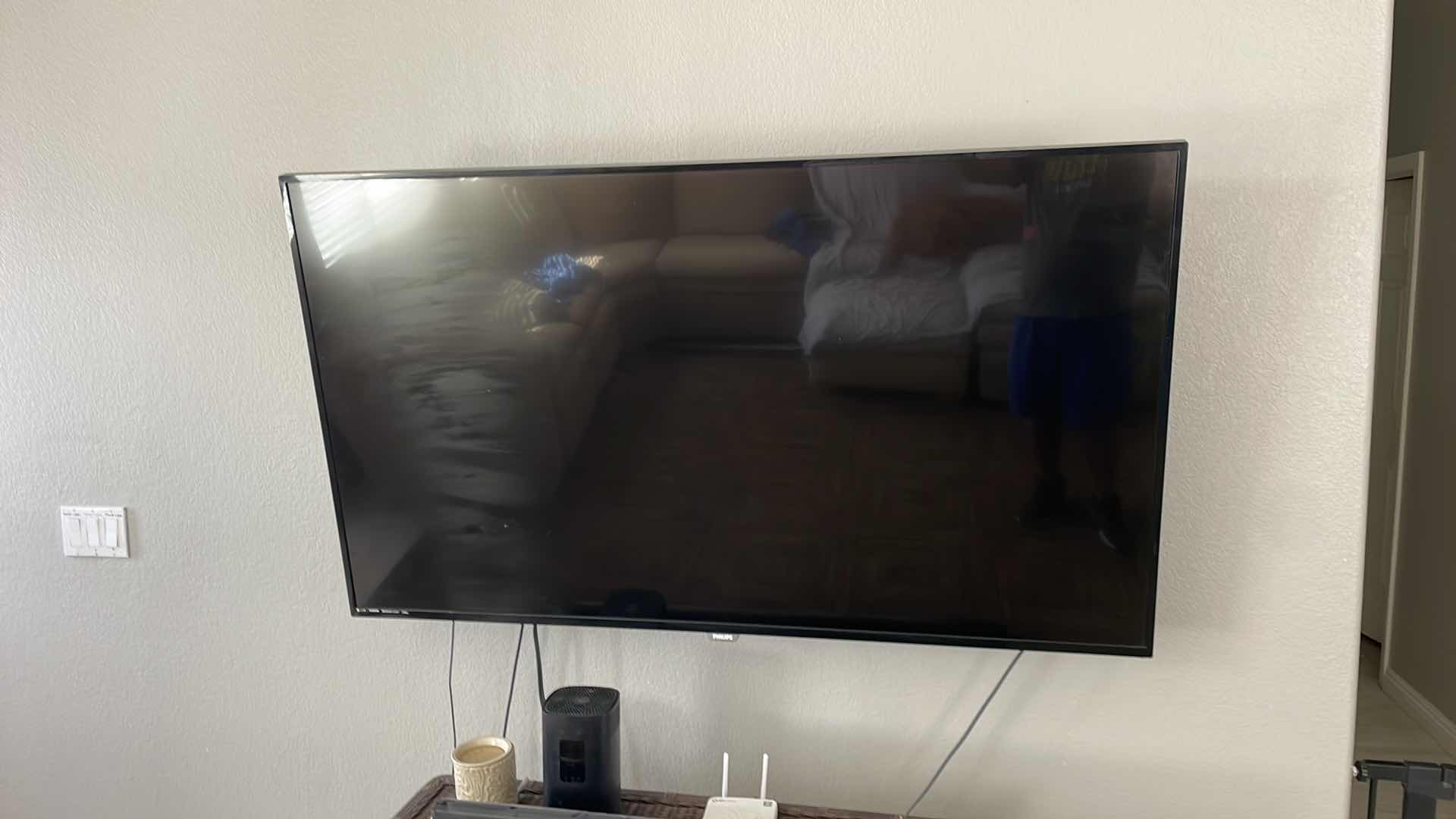 Photo 1 of 65” PHILIPS CLASS 4K ULTRA HD (2160P) GOOGLE SMART LED TELEVISION
MODEL NO. : 65PFL5602/F7 A