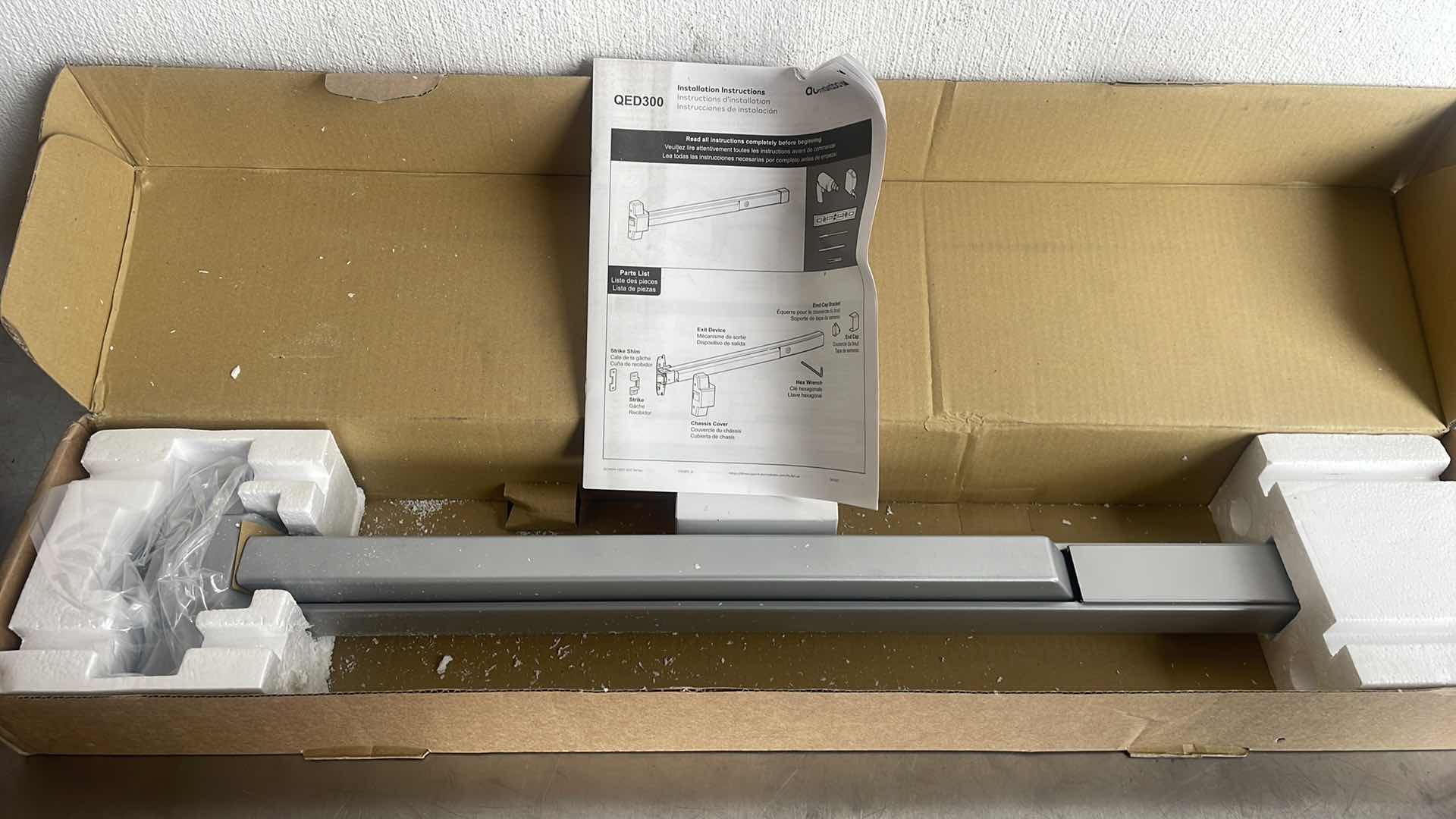 Photo 1 of DORMAKABA QED300 STANDARD DUTY EXIT DEVICE