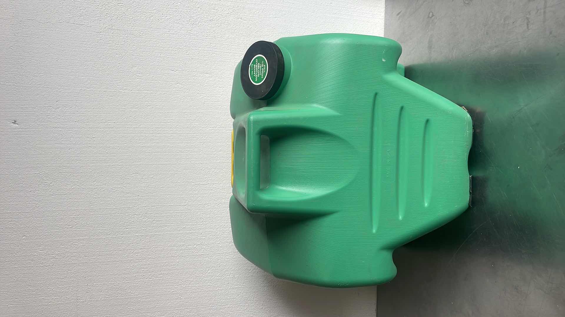 Photo 1 of GUARDIAN AQUAGUARD GRAVITY-FLOW PORTABLE EYEWASH