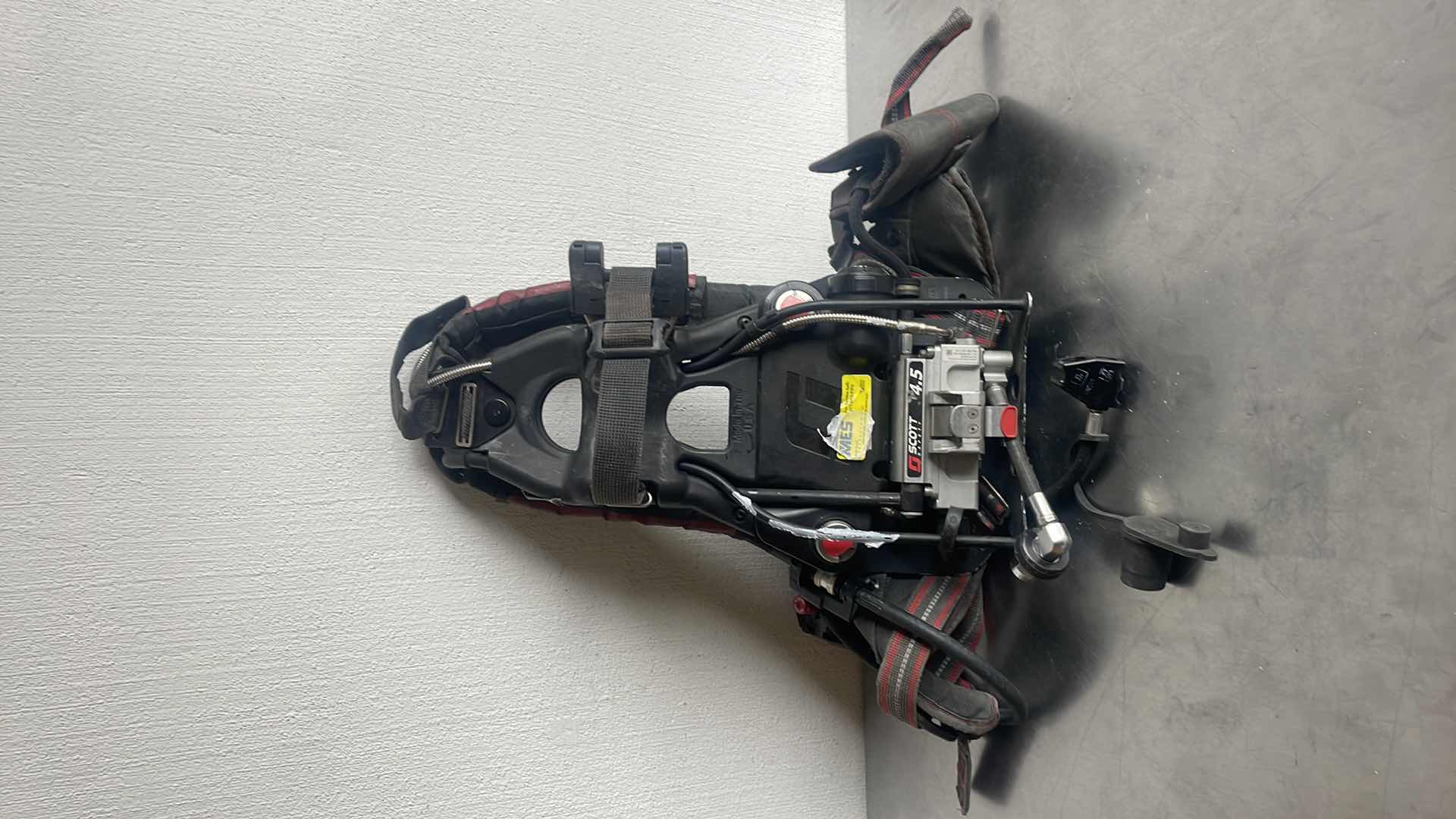 Photo 1 of SCOTT 4.5 X3 CGA347 CONNECTION CBRN SCBA AIR PAK HUD INTEGRATED PASS UAC/RIT