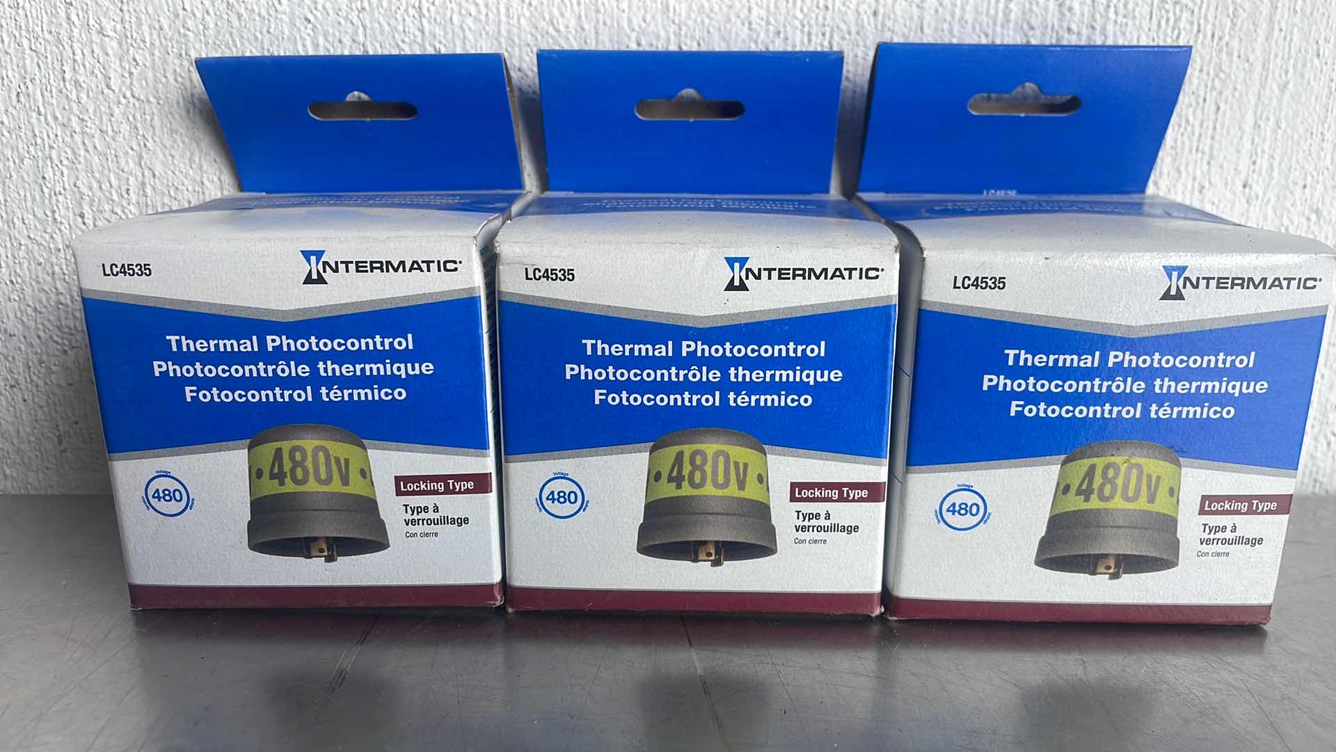 Photo 1 of THERMAL PHOTOCONTROL LC4535
PHOTOCELL 3 PCS