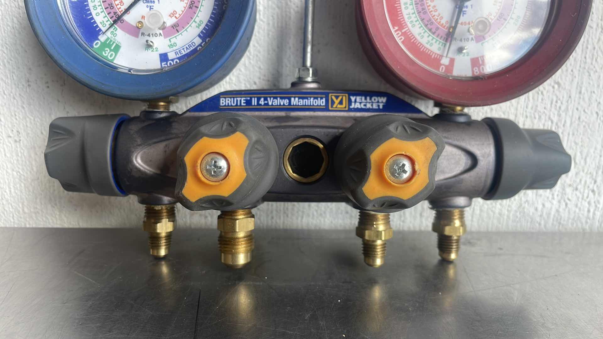 Photo 1 of BRUTE II 4 VALVE MANIFOLD YELLOW JACKET