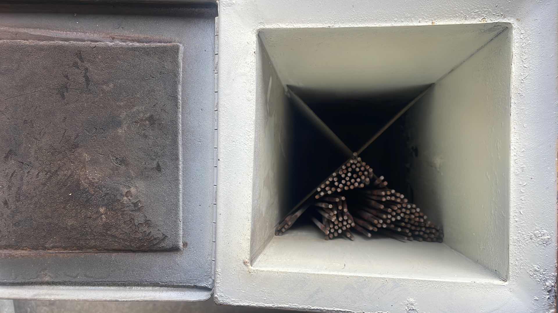 Photo 5 of WELDING ELECTRODE MOISTURE STABILIZER D12023