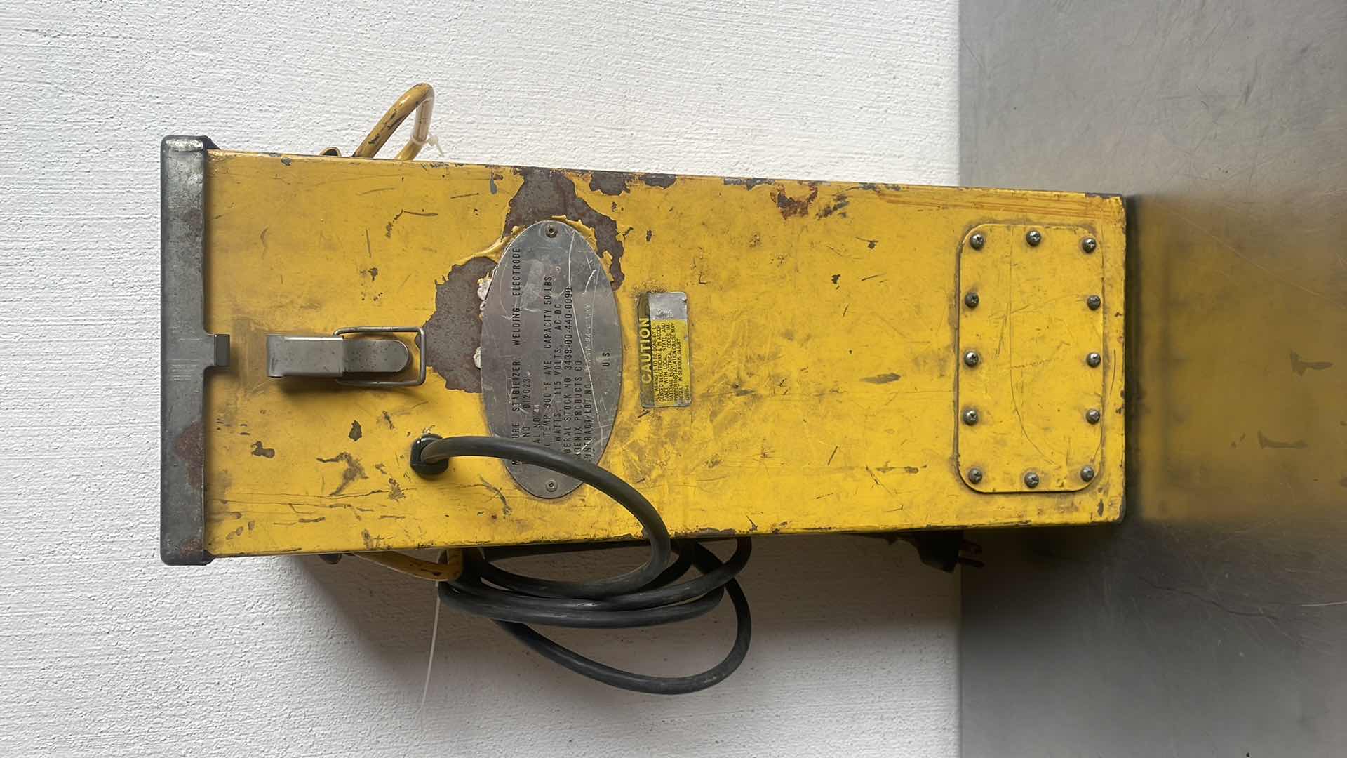 Photo 1 of WELDING ELECTRODE MOISTURE STABILIZER D12023