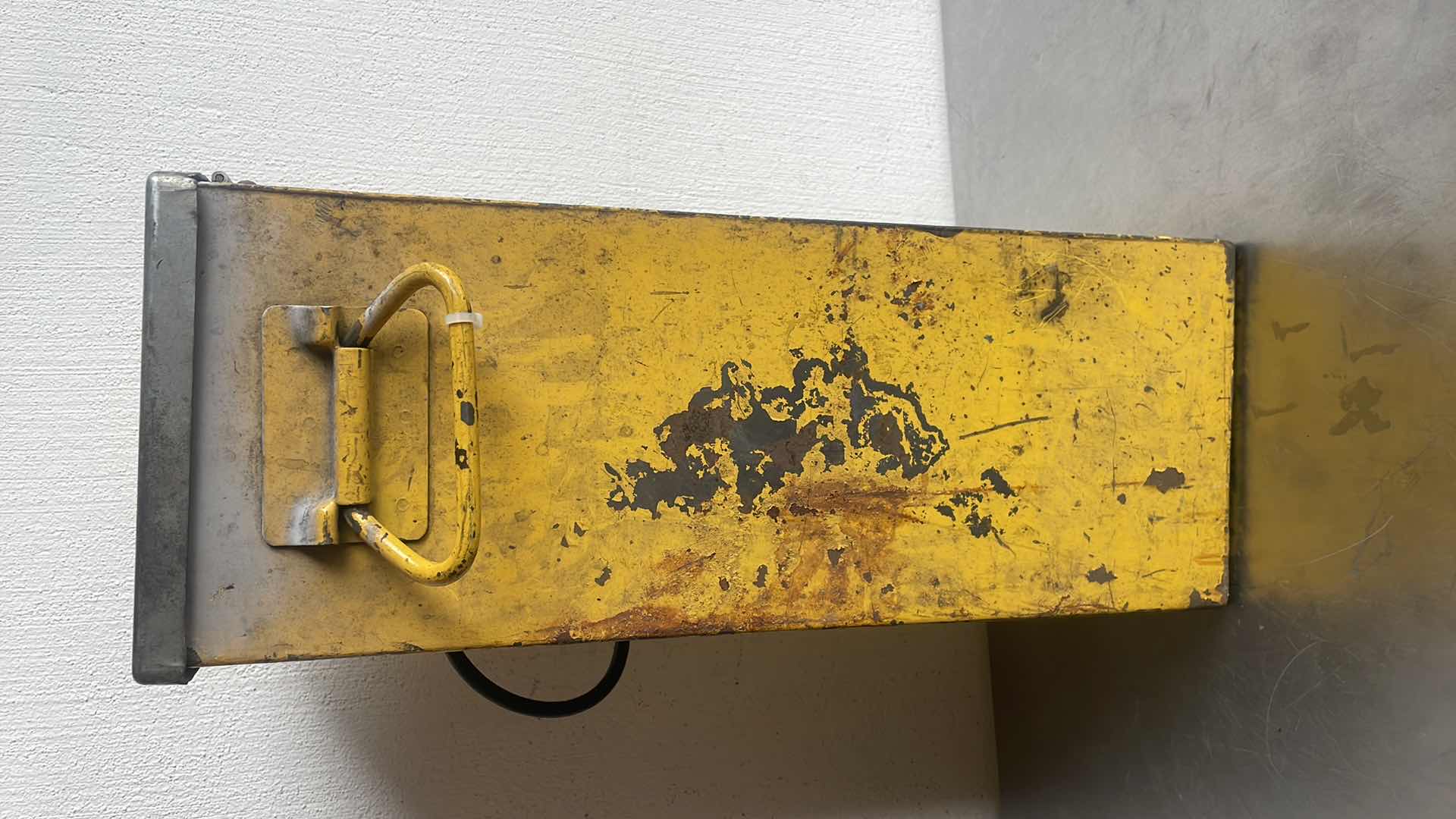 Photo 1 of WELDING ELECTRODE MOISTURE STABILIZER D12023