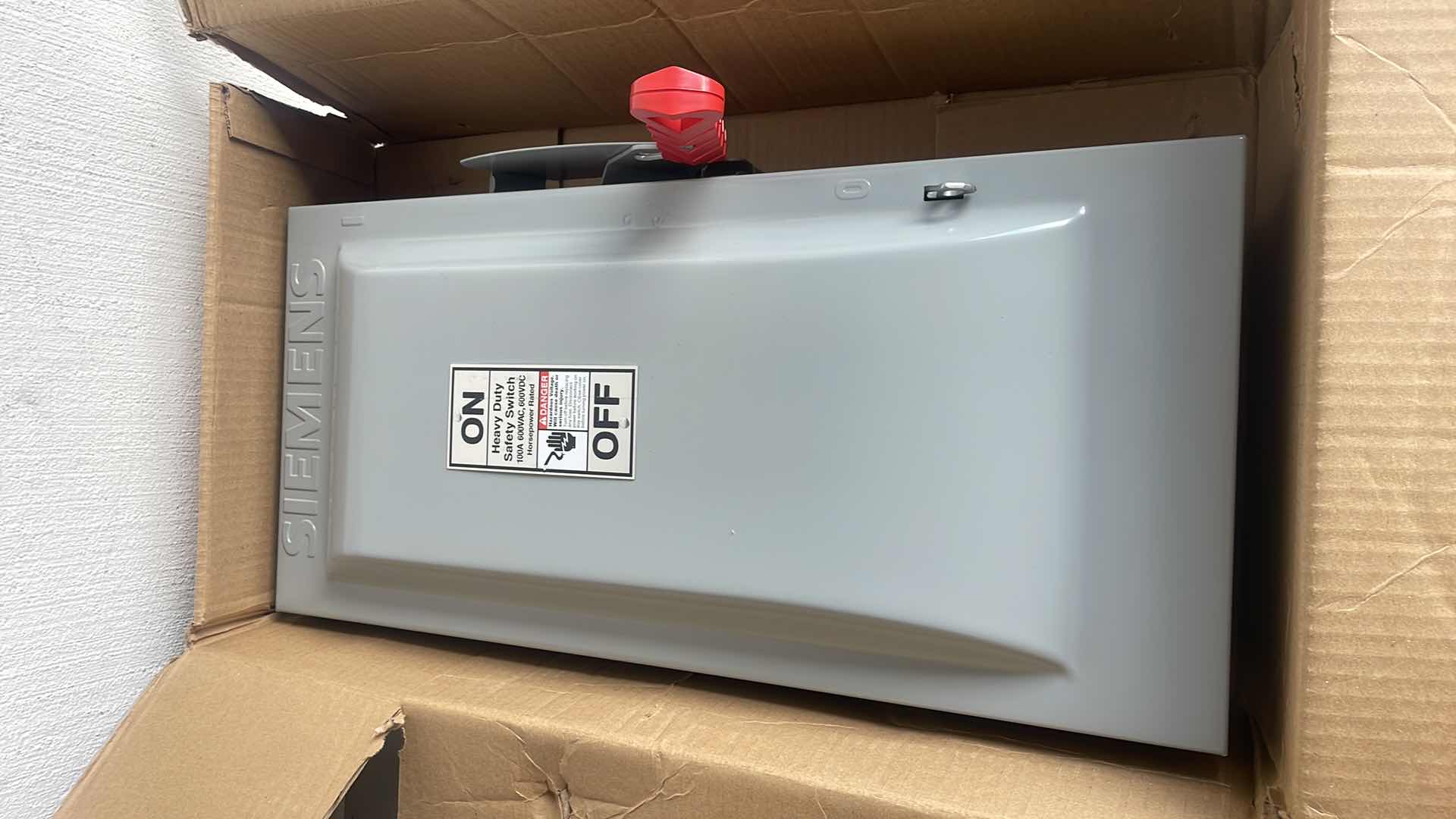 Photo 1 of SIEMENS HNF263 HEAVY DUTY SAFETY SWITCH