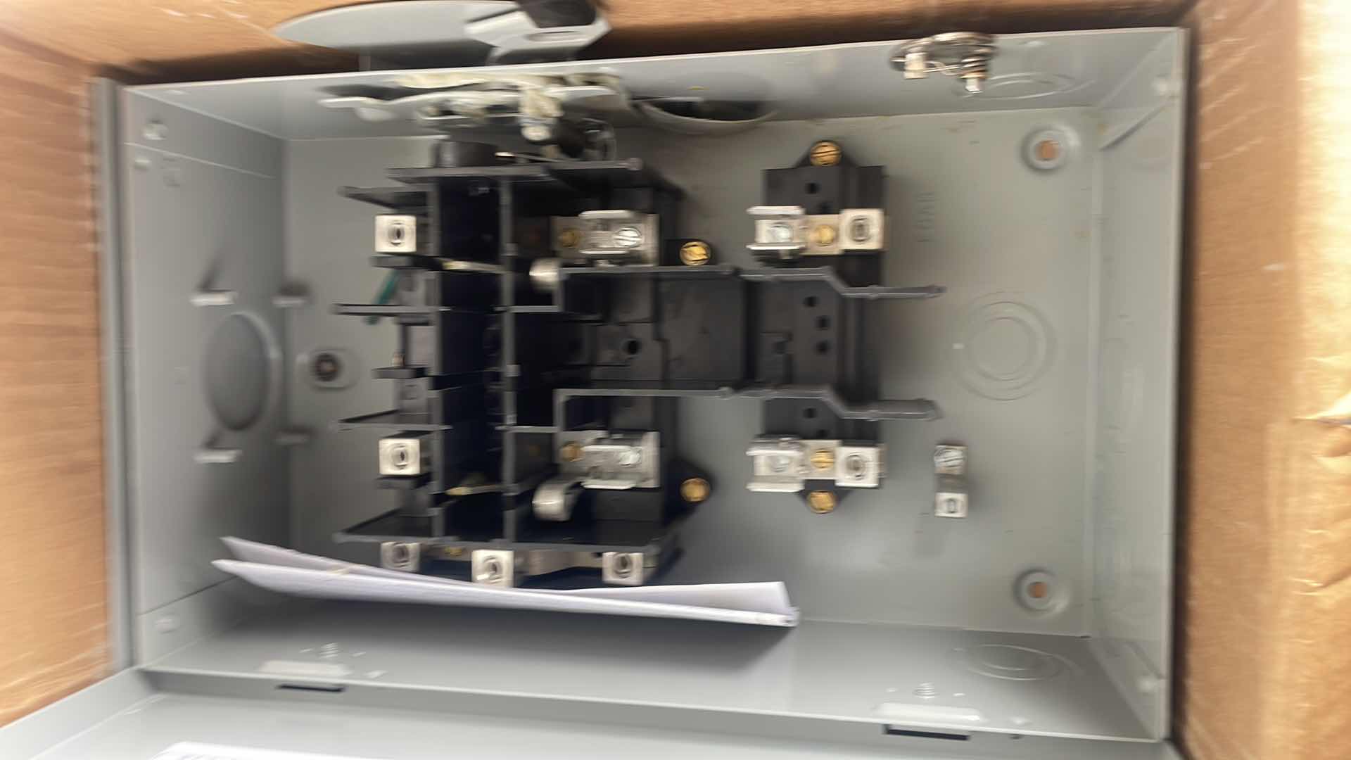 Photo 2 of EATON DG222NRB GENERAL DUTY SAFETY SWITCH 60A