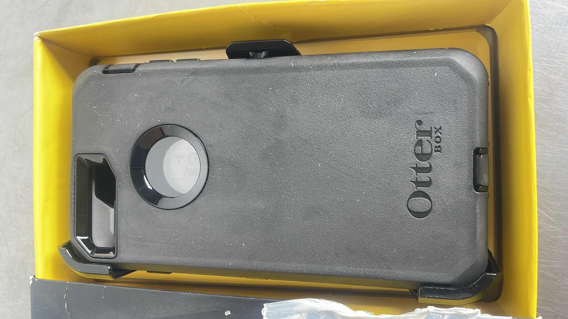 Photo 1 of OTTERBOX DEFENDER CASE FOR IPHONE 7 PLUS/8 PLUS - RUGGED PROTECTIVE COVER BLACK