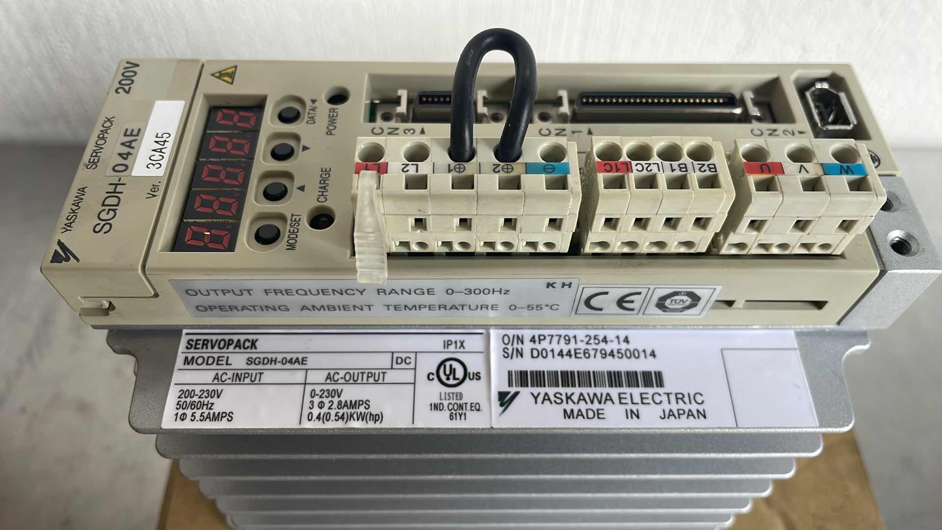 Photo 1 of YASKAWA SGDH-04AE