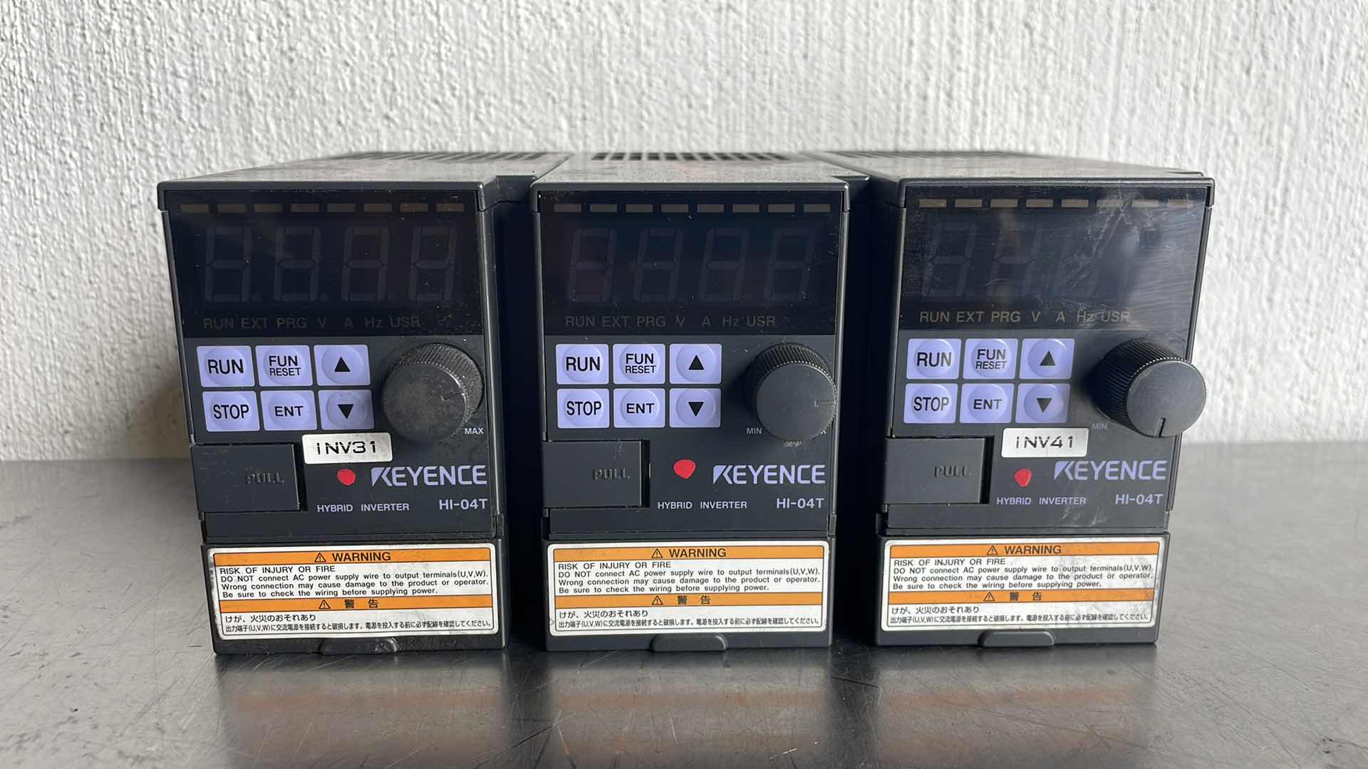 Photo 1 of Keyence  INVERTER HI-04T 3PCS