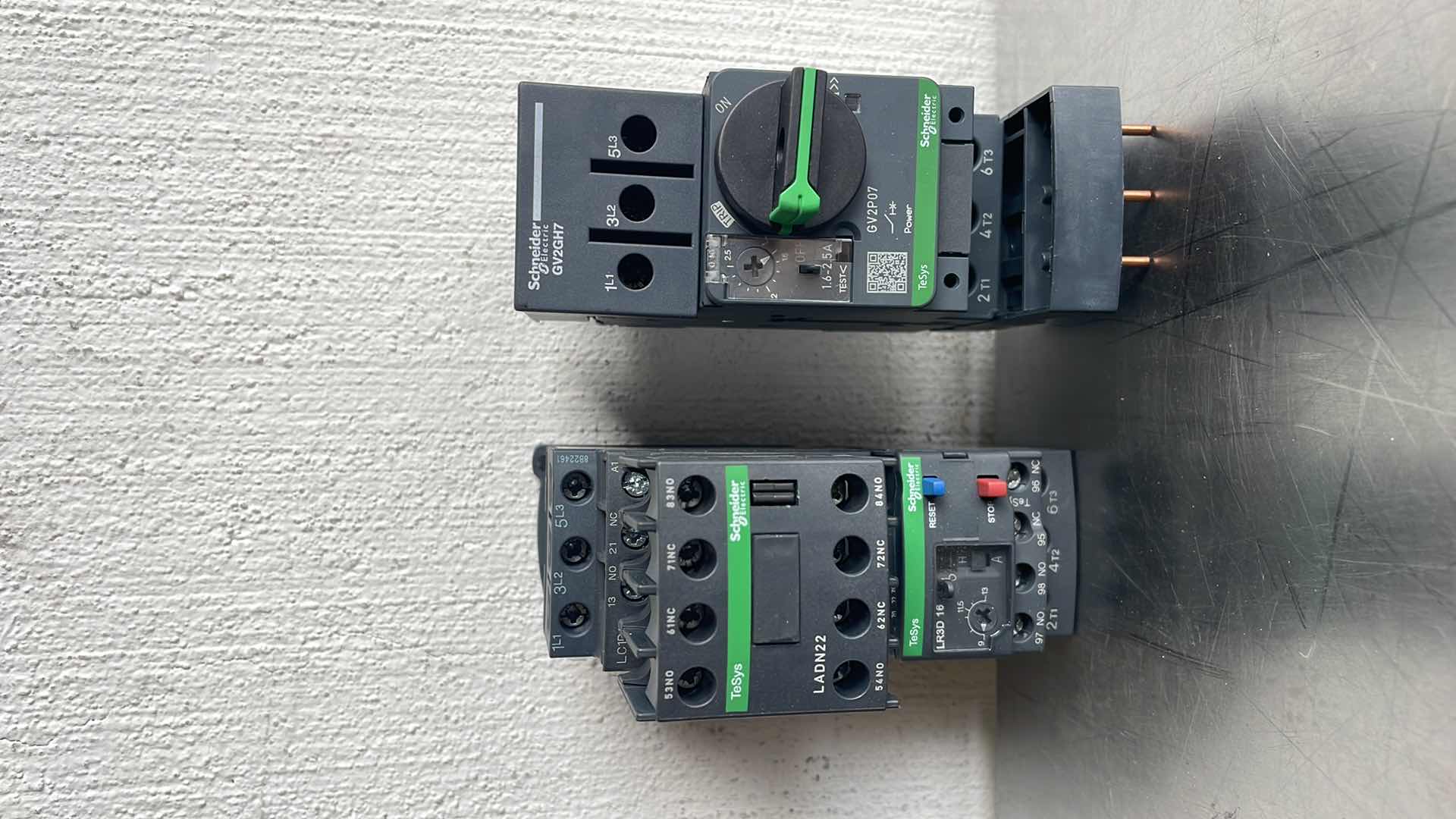 Photo 1 of SCHNEIDER ELECTRIC PARTS