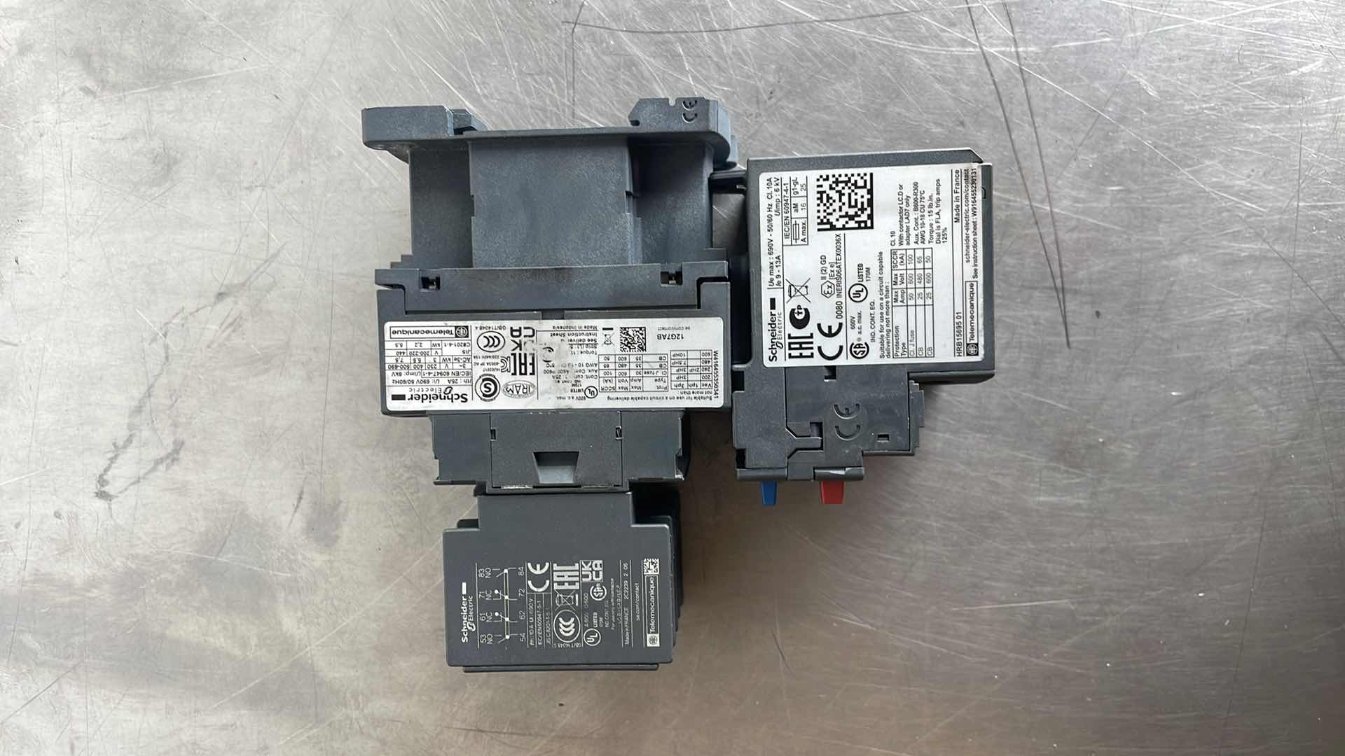 Photo 1 of SCHNEIDER ELECTRIC PARTS
