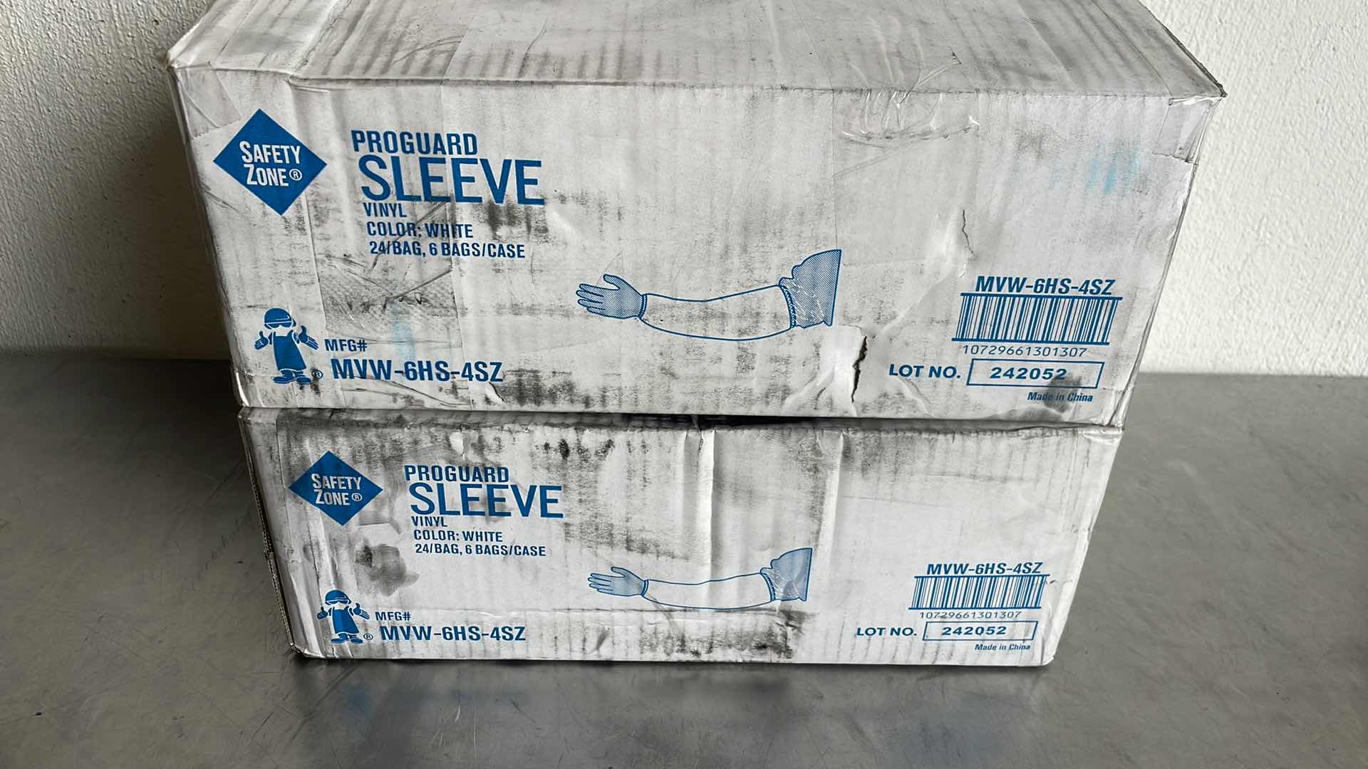 Photo 1 of PROGUARD SLEEVES VINYL WHITE