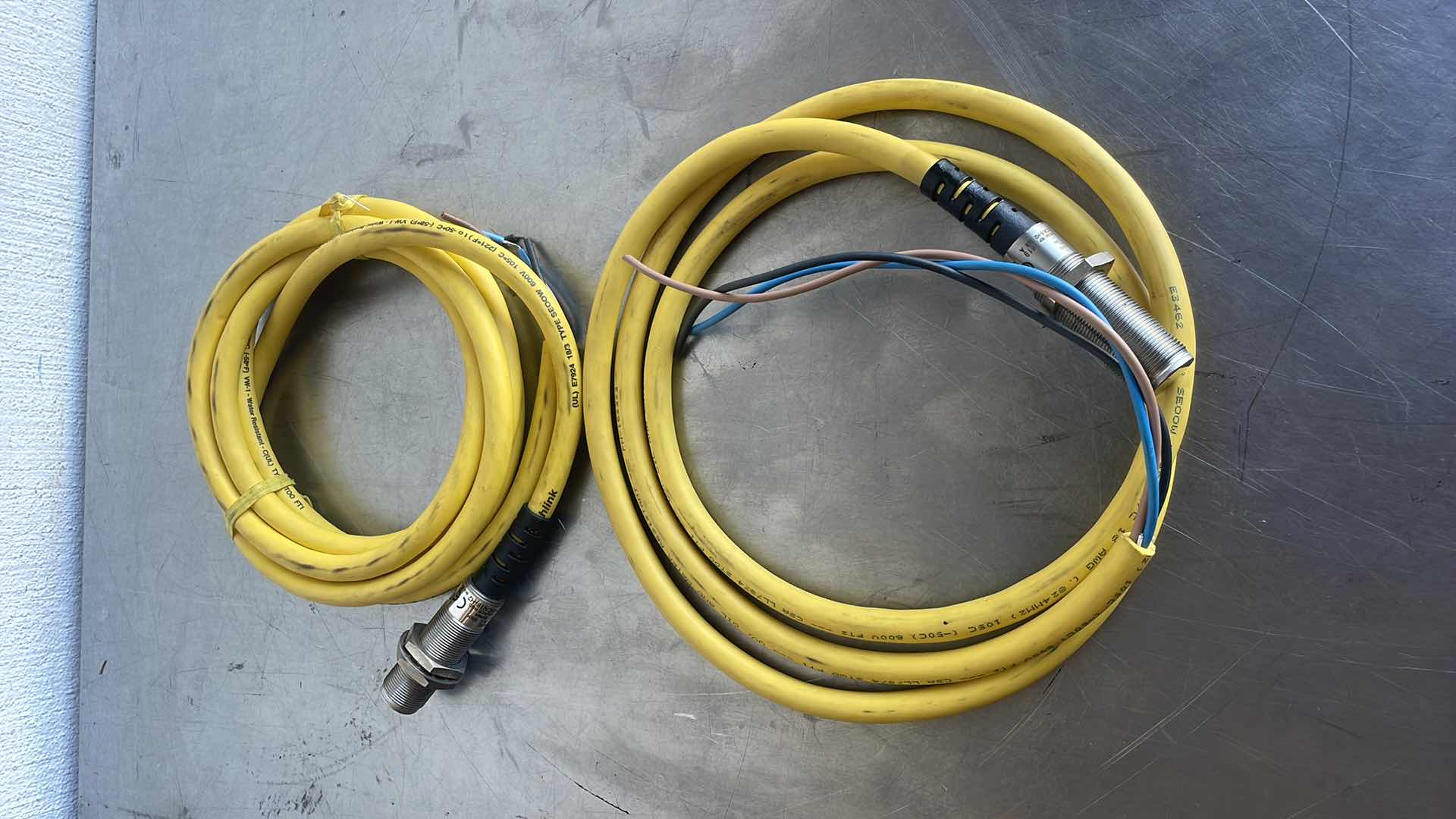 Photo 1 of ALLEN-BRADLEY 871TM-DH5CN18-H2,
SERIES A, INDUCTIVE PORXIMITY SENSOR
10-30VDC (2)