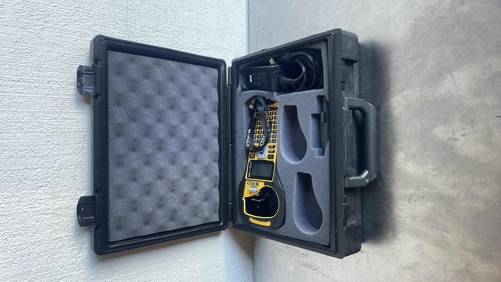 Photo 1 of BRADY BMP 21-PLUS LABEL PRINTER