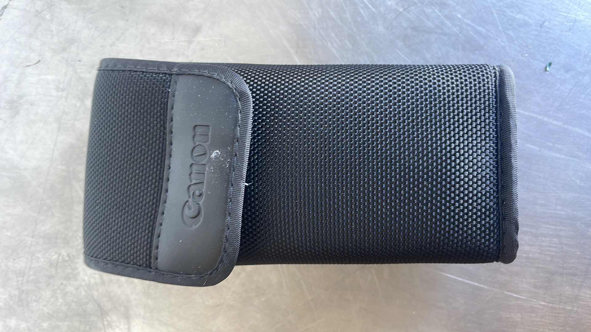 Photo 1 of CANON SPEEDLITE 420EX II WITH CASE