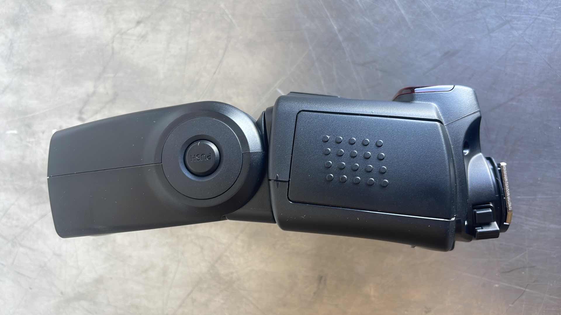 Photo 1 of CANON SPEEDLITE 420EX II WITH CASE