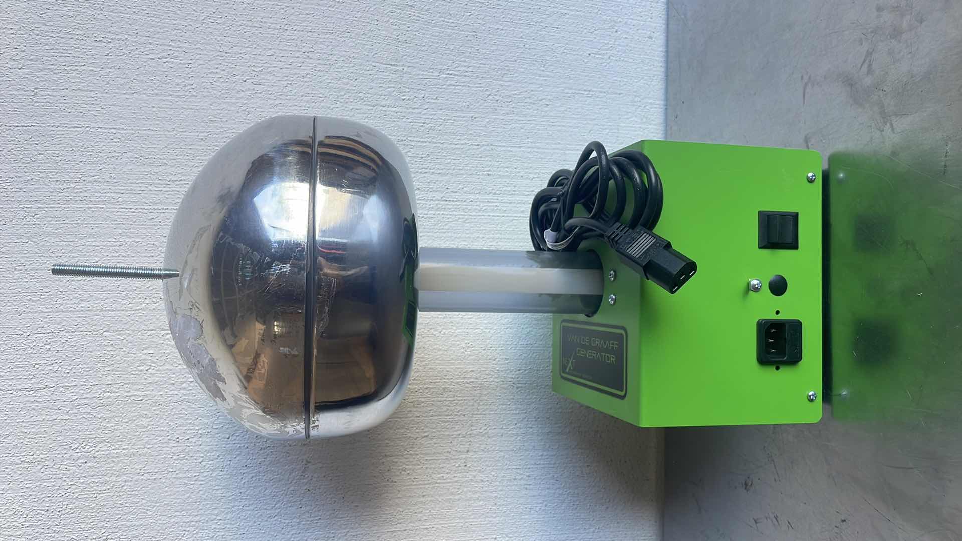 Photo 1 of VAN DE GRAAFF GENERATOR