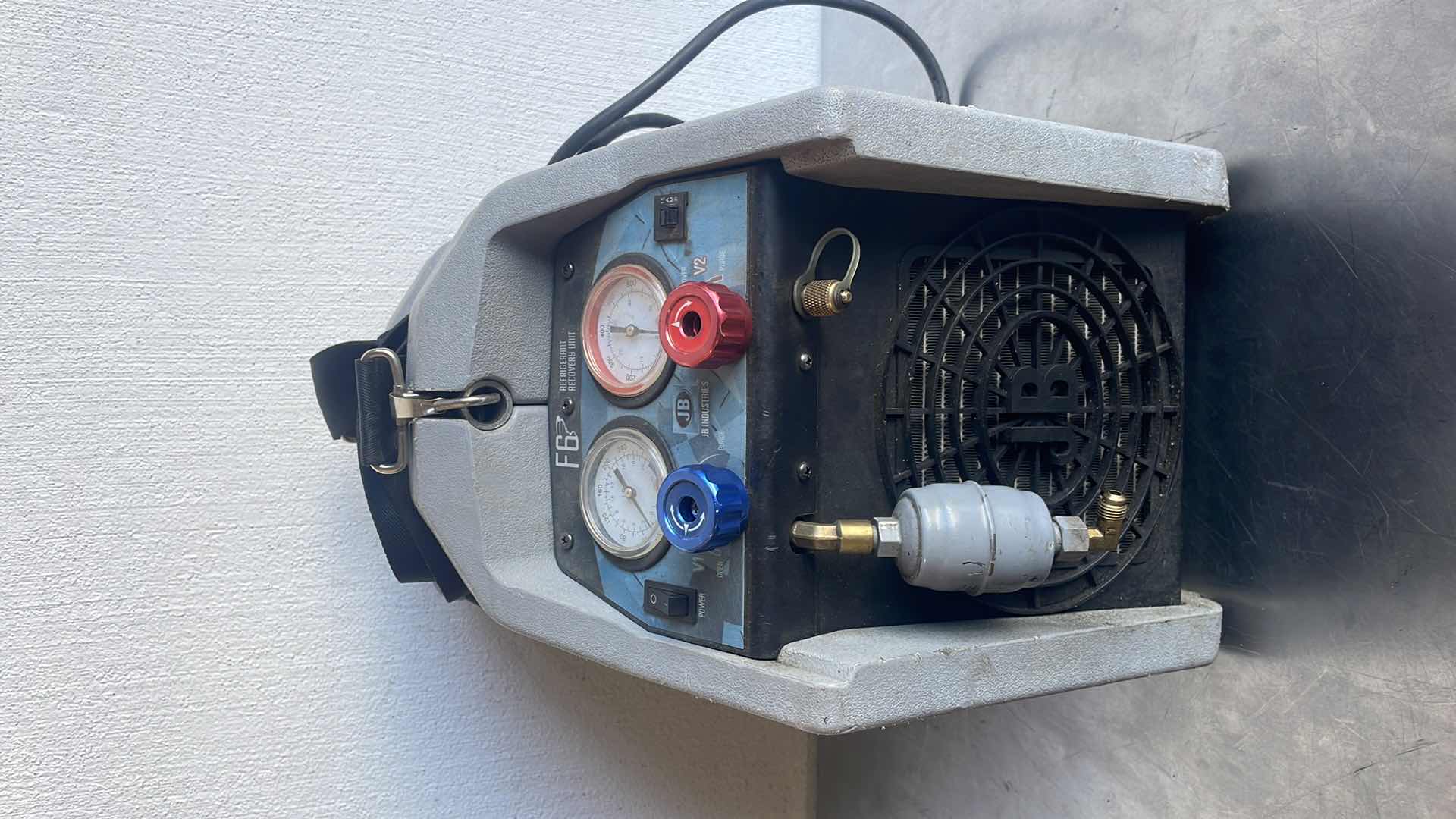 Photo 1 of JB INDUSTRIES F6-DP DUAL PISTON REFRIGERANT RECOVERY UNIT