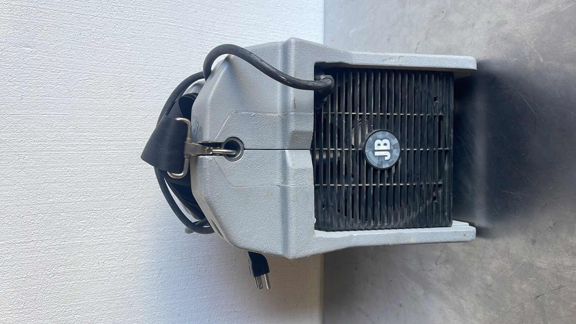 Photo 1 of JB INDUSTRIES F6-DP DUAL PISTON REFRIGERANT RECOVERY UNIT