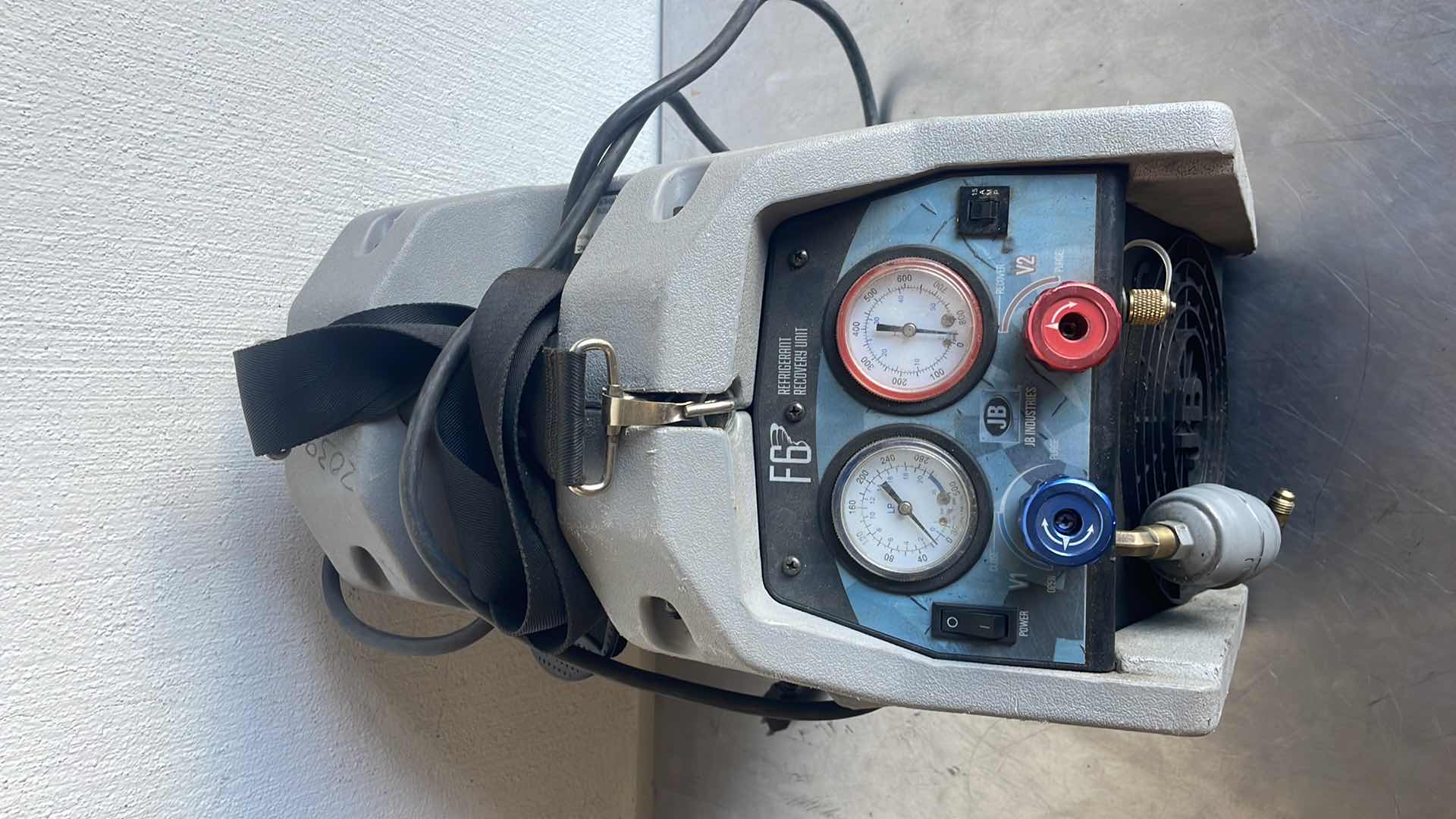 Photo 1 of JB INDUSTRIES F6-DP DUAL PISTON REFRIGERANT RECOVERY UNIT