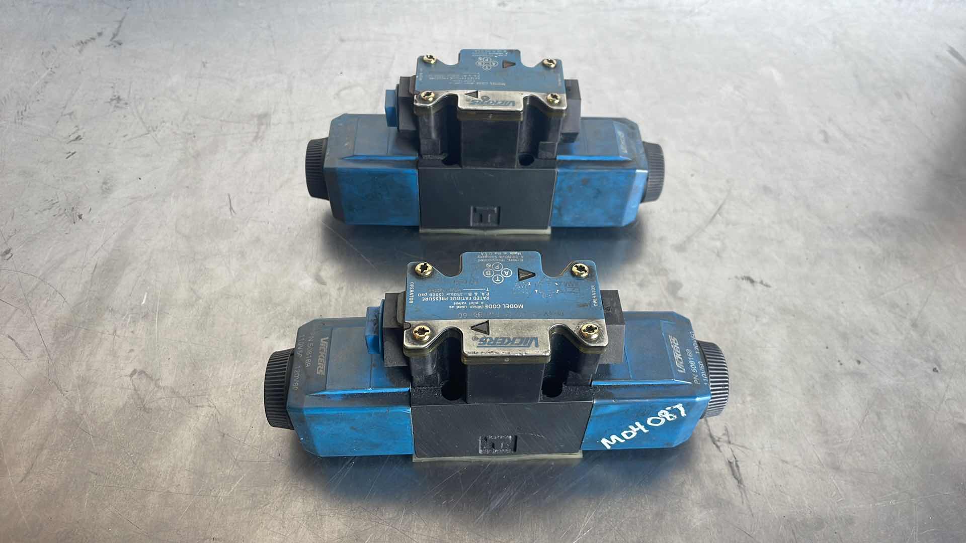 Photo 1 of VICKERS DG4V-3S-2C-M-FW-B5-60 DIRECTIONAL CONTROL VALVE 2 PCS