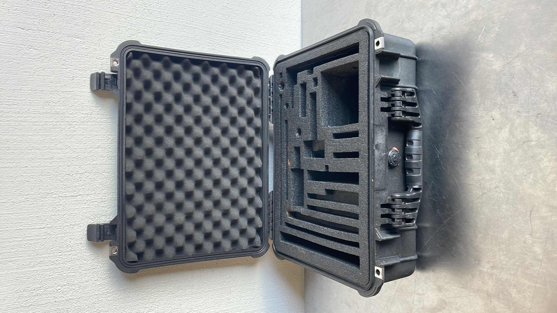 Photo 1 of PELICAN 1520 CASE