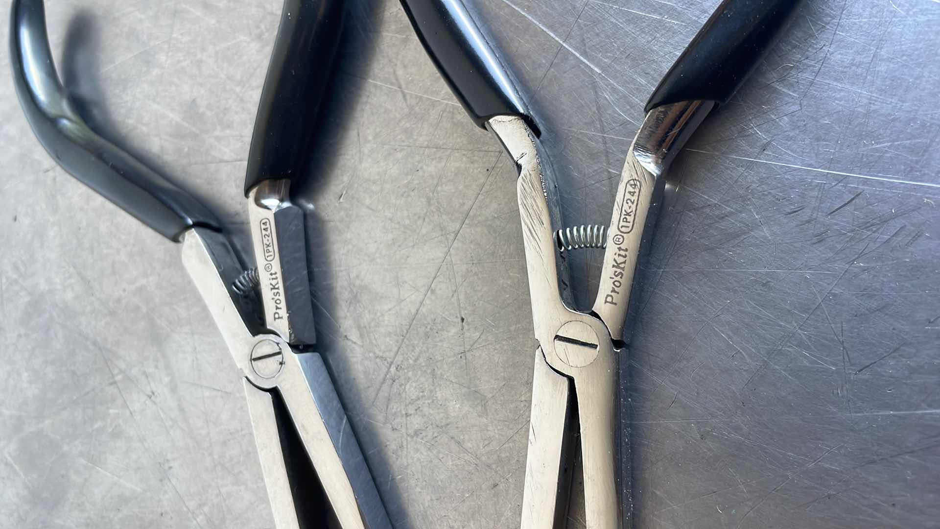 Photo 1 of LONG FLAT NOSE PLIERS PRO'S KIT 2 PCS