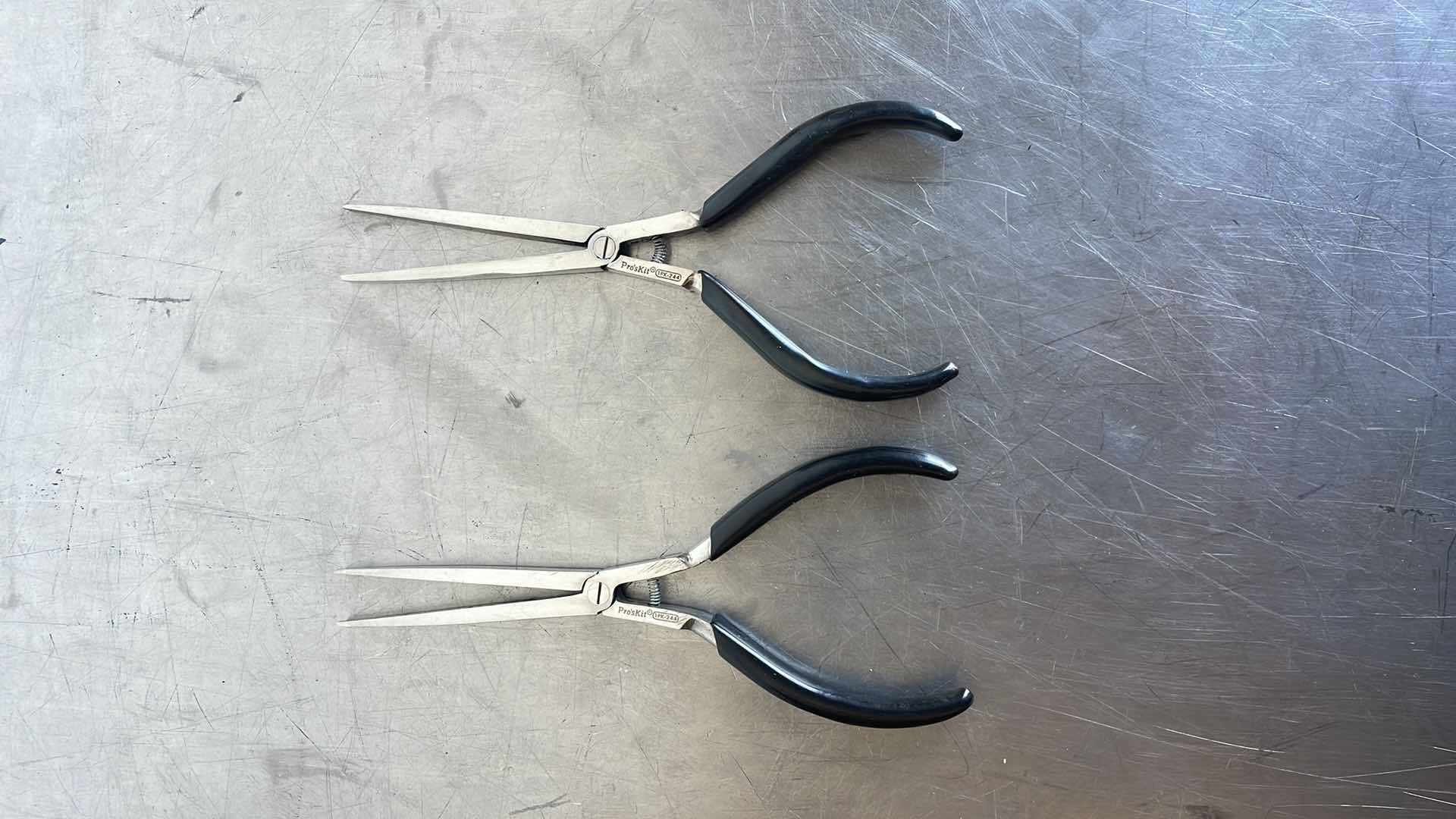 Photo 1 of LONG FLAT NOSE PLIERS PRO'S KIT 2 PCS