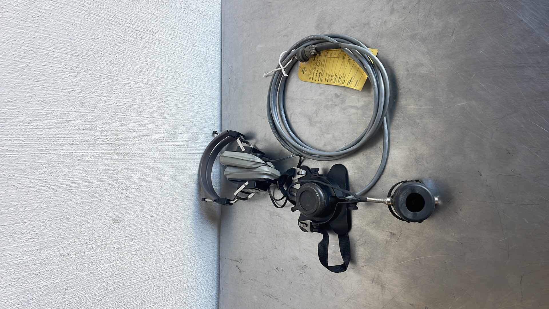 Photo 1 of USGI VINTAGE WW2 STYLE DYNALEC NAVAL TALKER HEADSET W/ CHEST
MICROPHONE - 5 PIN