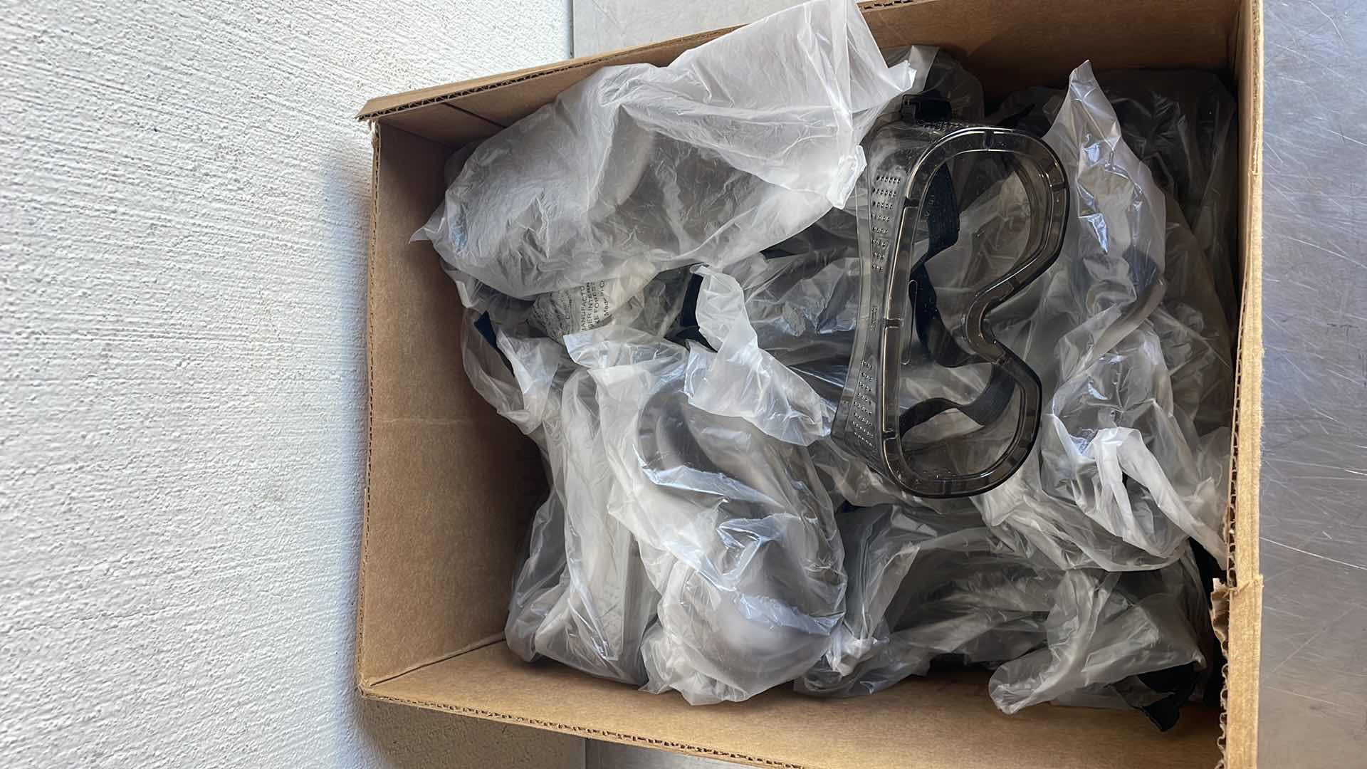 Photo 1 of GOGGLES EYE PROTECTION