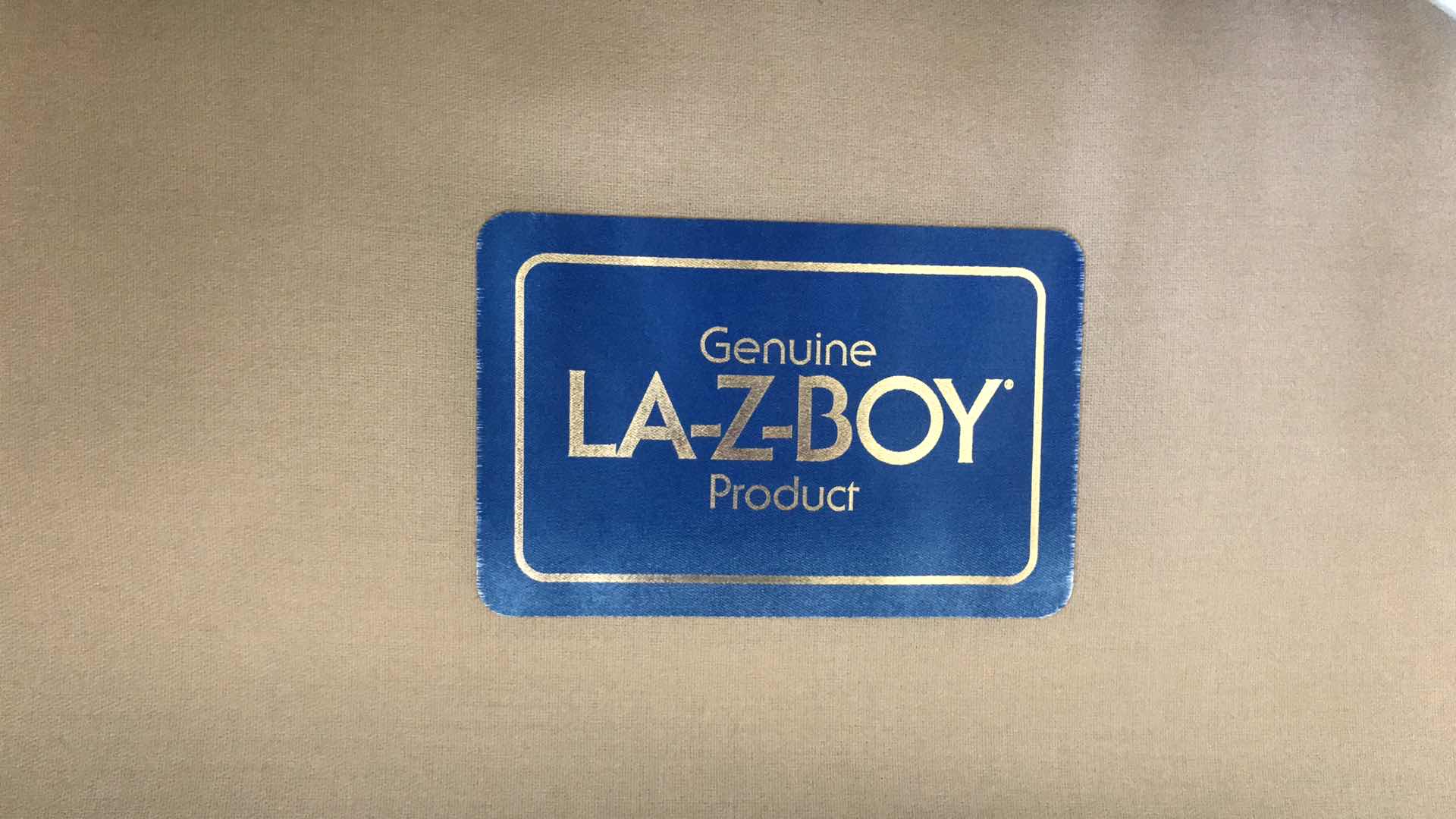 Photo 3 of LA-Z-BOY 7FT FABRIC COUCH
W PILLOWS