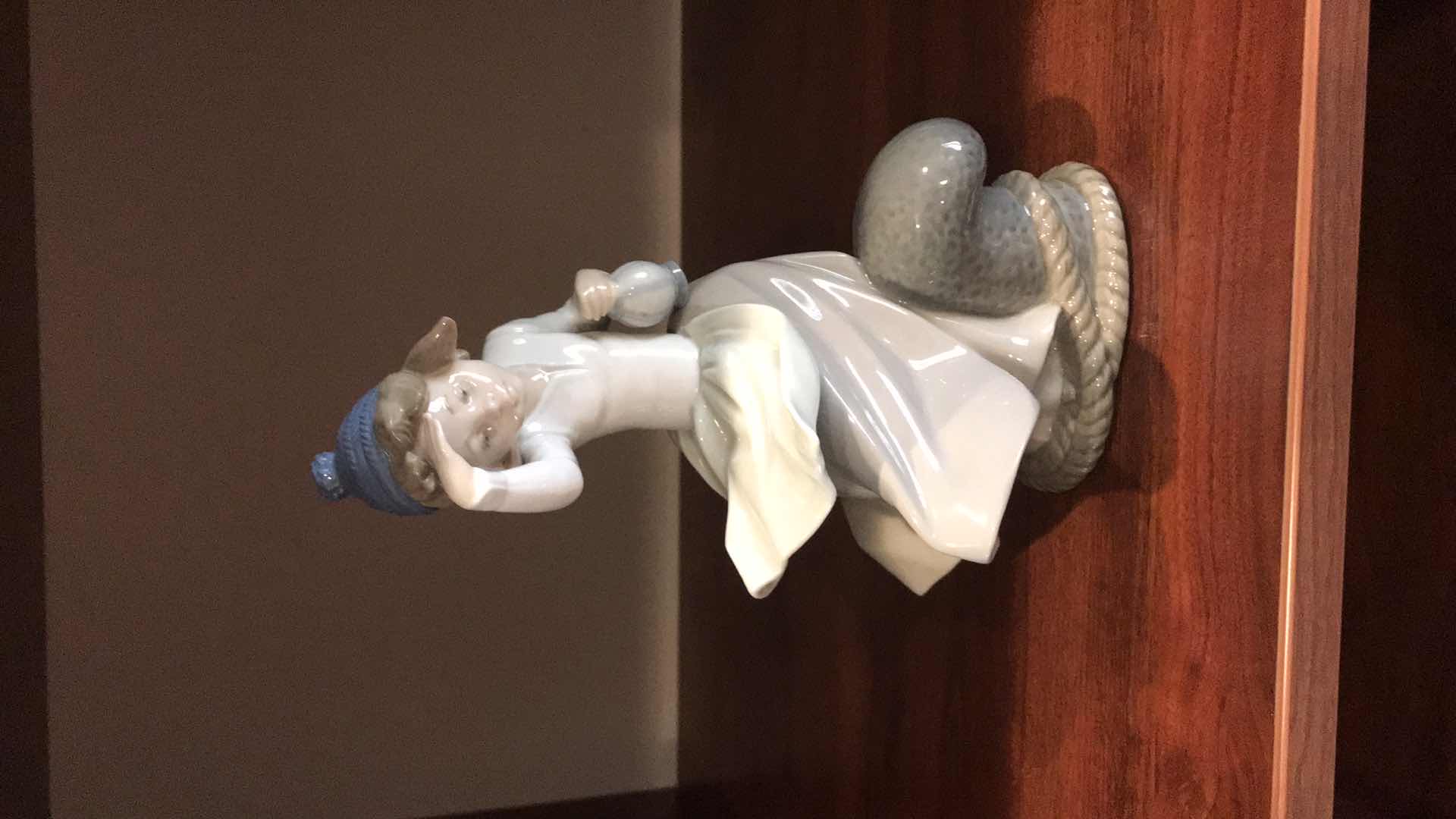 Photo 1 of LLADRO NAO H 10”