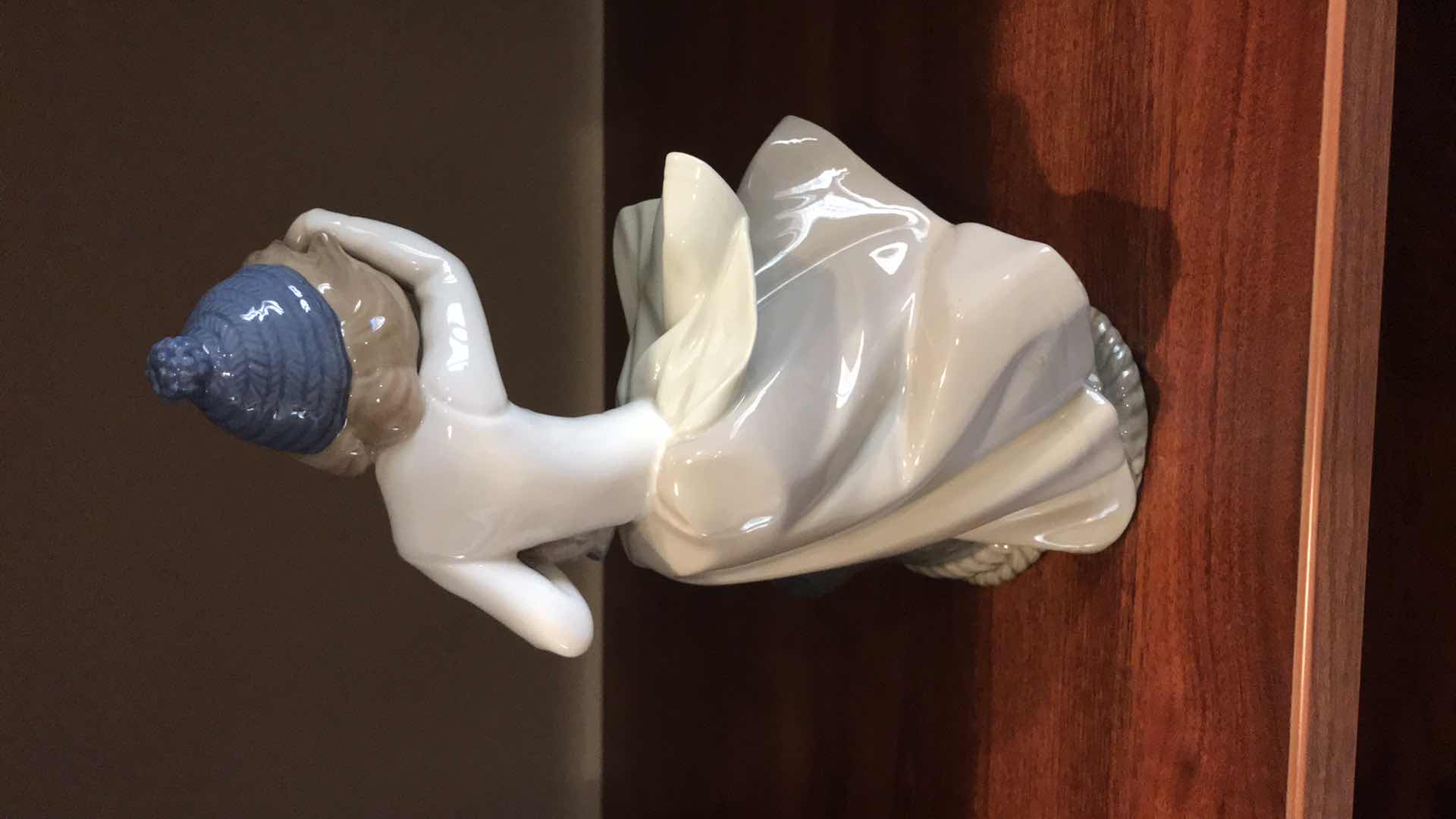 Photo 1 of LLADRO NAO H 10”