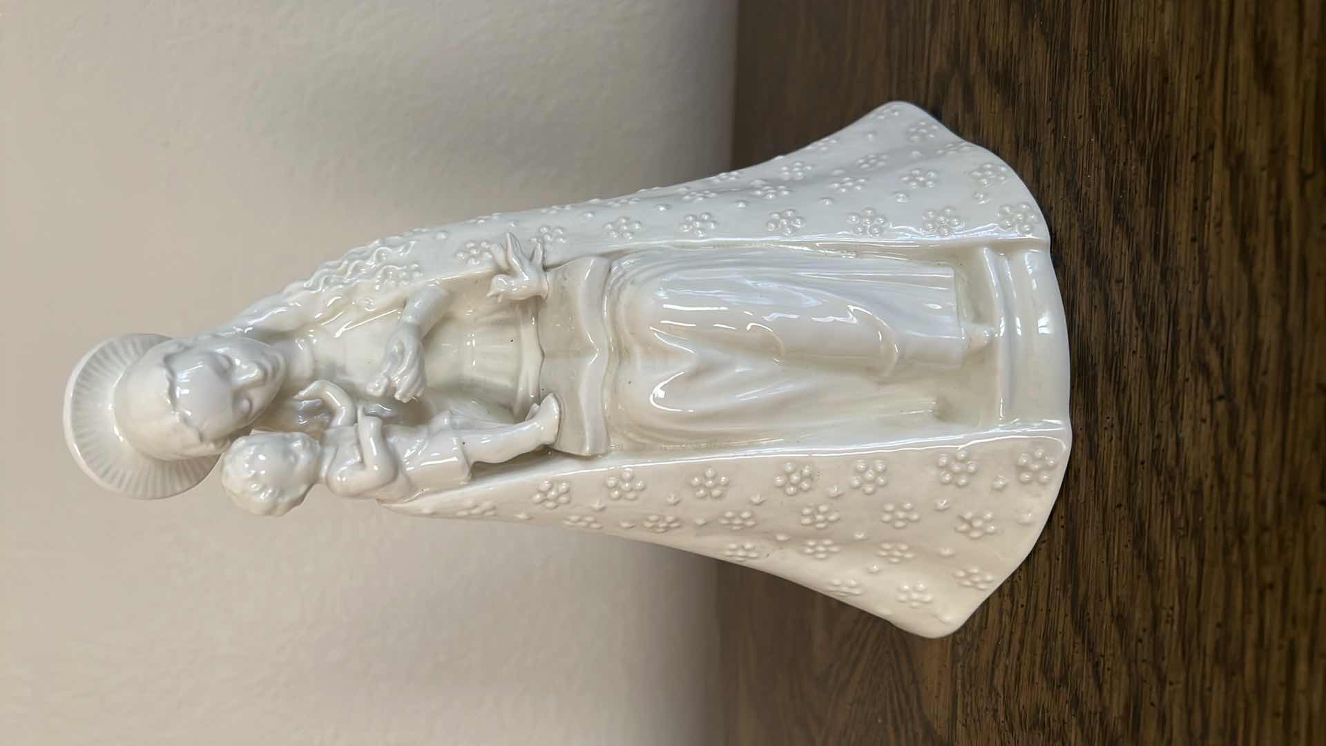 Photo 1 of VINTAGE GOEBEL PORCELAIN VIRGIN MARY W BABY FIGURINE H8”