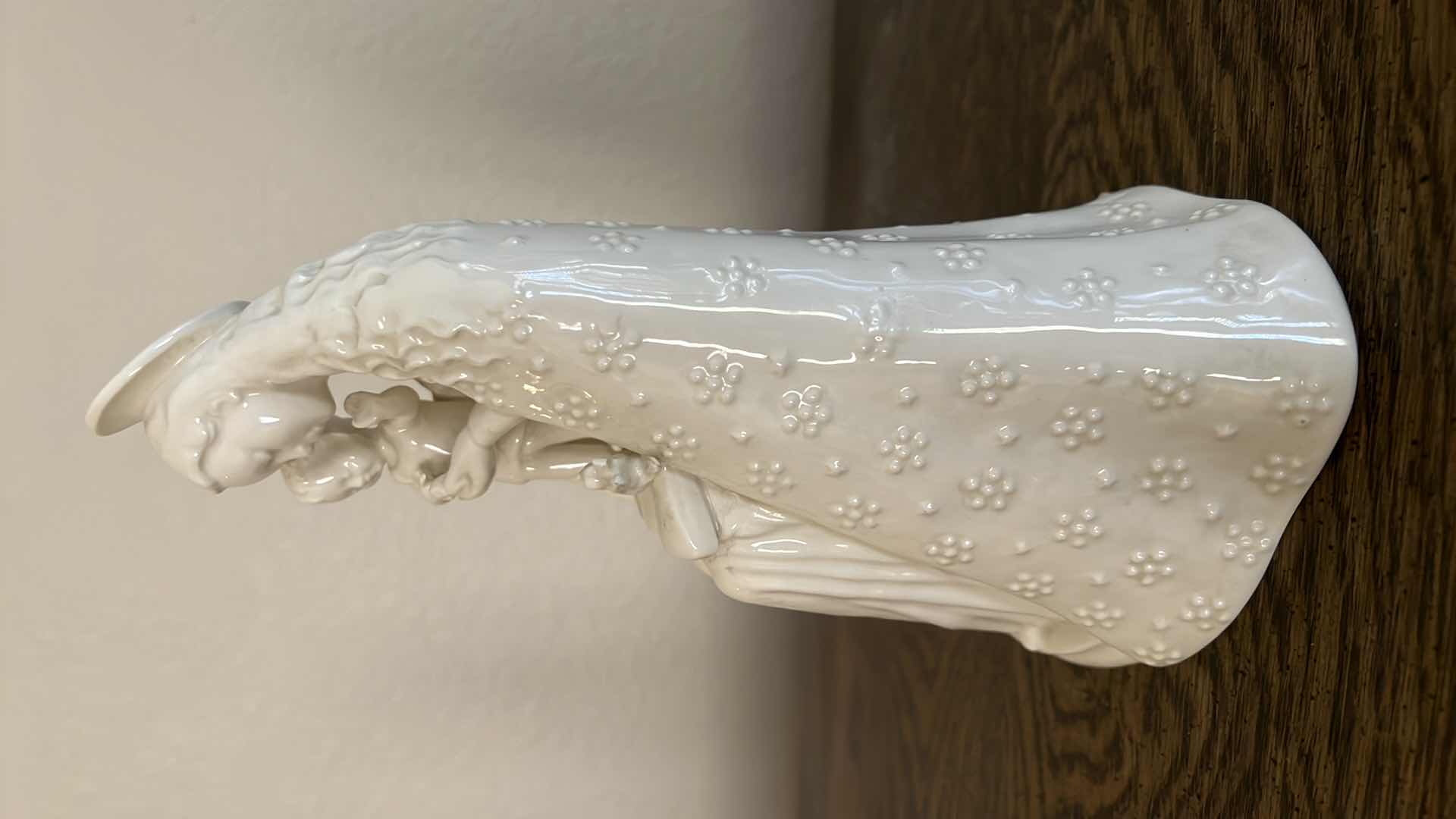 Photo 1 of VINTAGE GOEBEL PORCELAIN VIRGIN MARY W BABY FIGURINE H8”