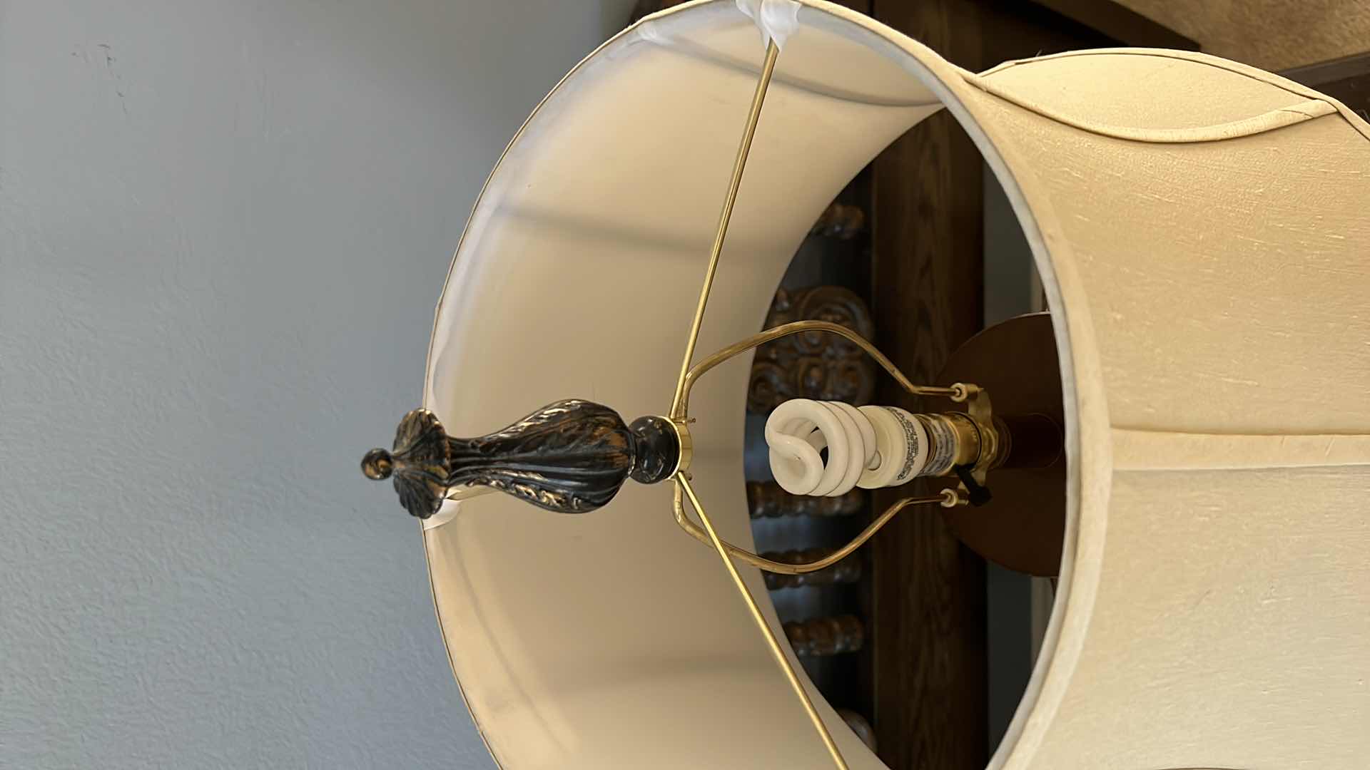 Photo 4 of VINTAGE ROMAN STYLE TABLE LAMP W SHADE H39”